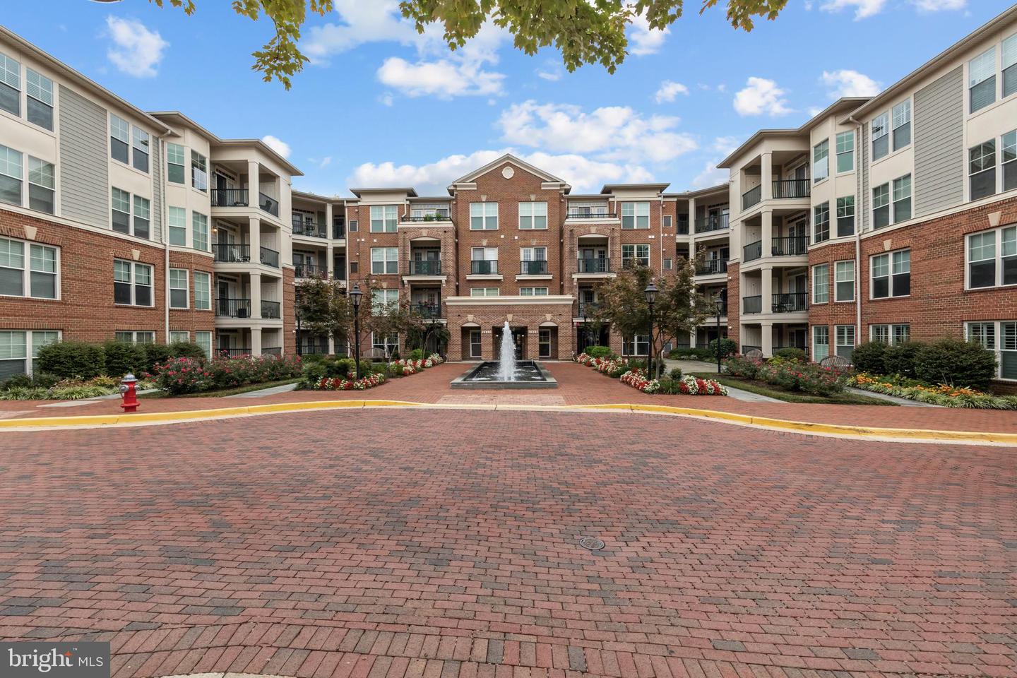 2905 SAINTSBURY PLZ #315, FAIRFAX, Virginia 22031, 2 Bedrooms Bedrooms, ,2 BathroomsBathrooms,Residential,For sale,2905 SAINTSBURY PLZ #315,VAFX2265804 MLS # VAFX2265804
