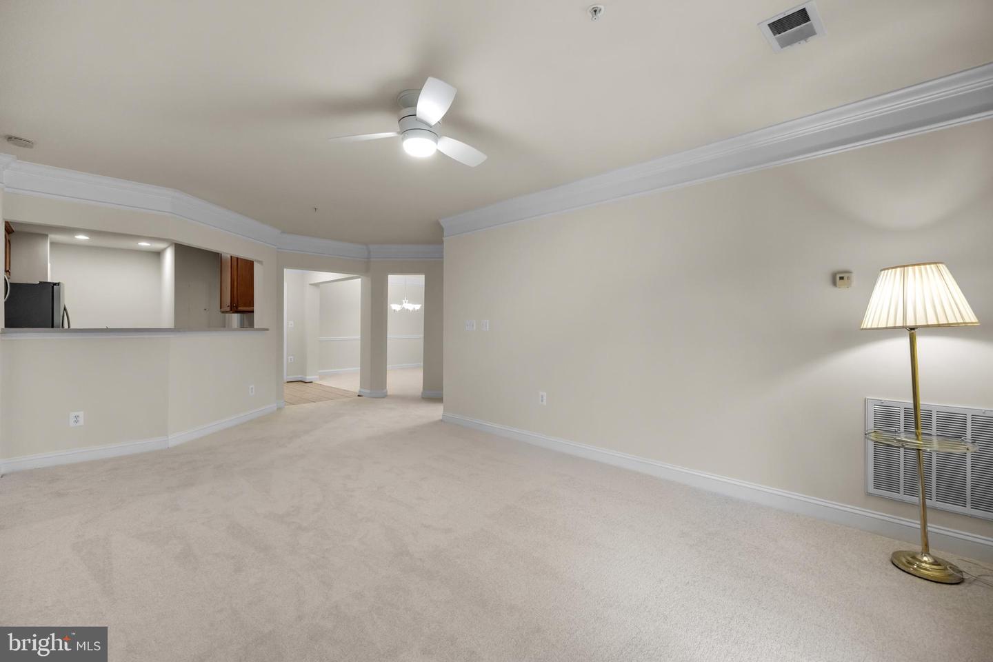 2905 SAINTSBURY PLZ #315, FAIRFAX, Virginia 22031, 2 Bedrooms Bedrooms, ,2 BathroomsBathrooms,Residential,For sale,2905 SAINTSBURY PLZ #315,VAFX2265804 MLS # VAFX2265804