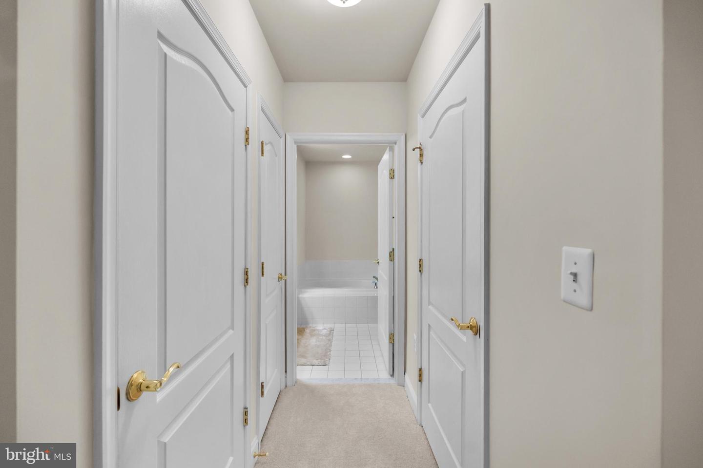 2905 SAINTSBURY PLZ #315, FAIRFAX, Virginia 22031, 2 Bedrooms Bedrooms, ,2 BathroomsBathrooms,Residential,For sale,2905 SAINTSBURY PLZ #315,VAFX2265804 MLS # VAFX2265804