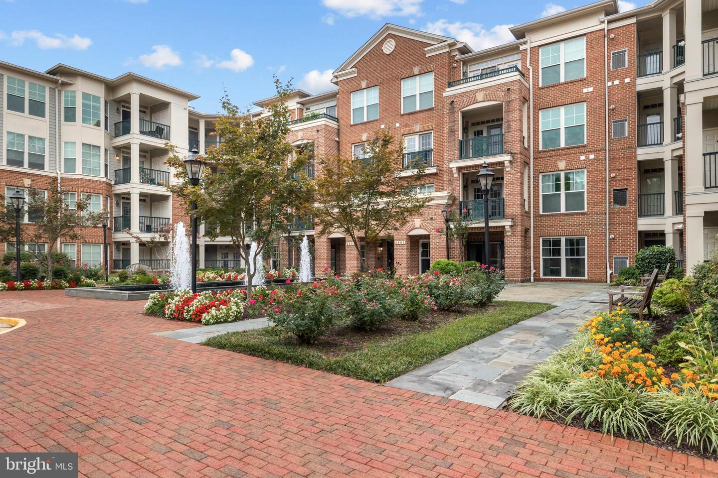 2905 SAINTSBURY PLZ #315, FAIRFAX, Virginia 22031, 2 Bedrooms Bedrooms, ,2 BathroomsBathrooms,Residential,For sale,2905 SAINTSBURY PLZ #315,VAFX2265804 MLS # VAFX2265804