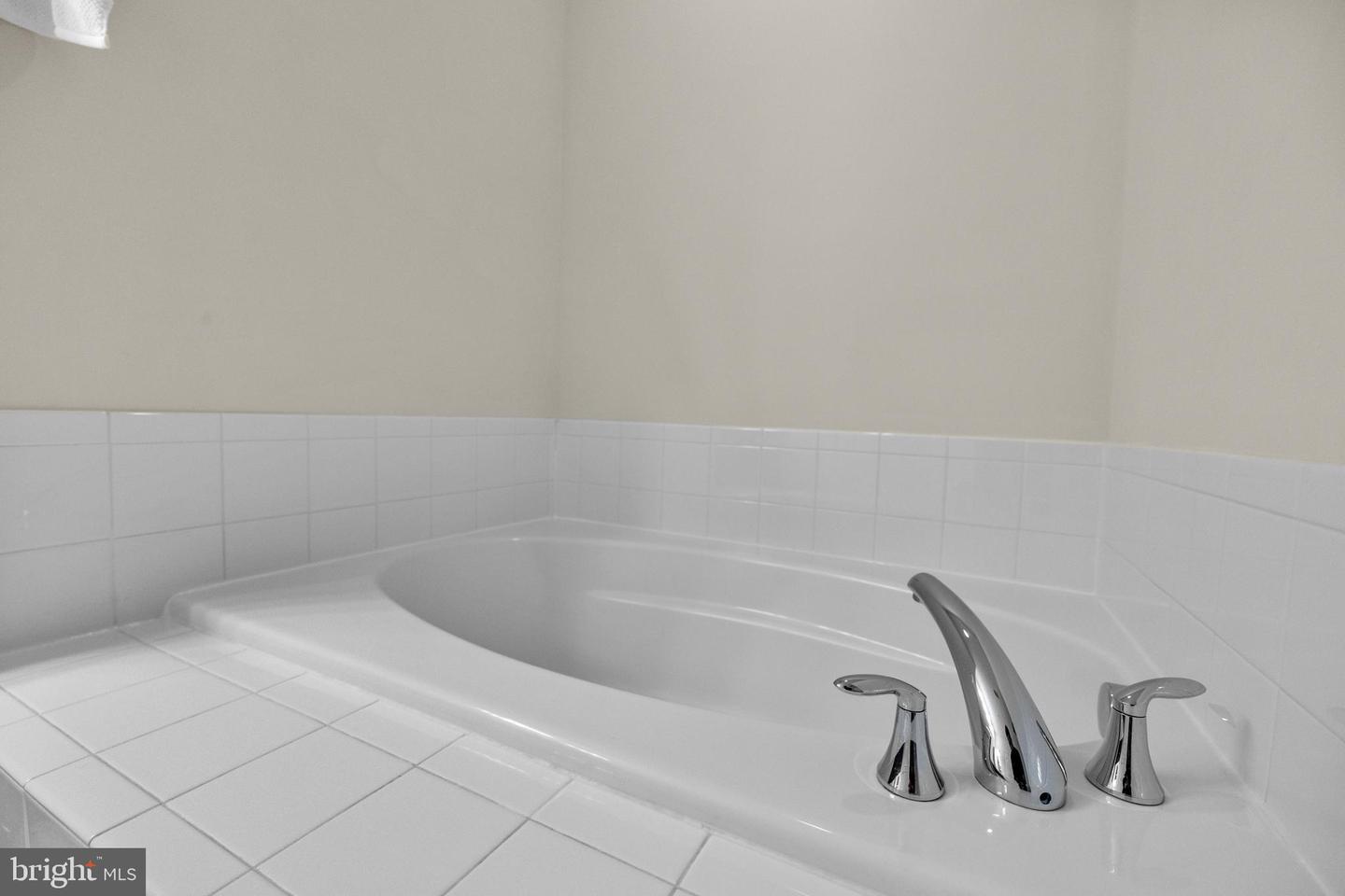 2905 SAINTSBURY PLZ #315, FAIRFAX, Virginia 22031, 2 Bedrooms Bedrooms, ,2 BathroomsBathrooms,Residential,For sale,2905 SAINTSBURY PLZ #315,VAFX2265804 MLS # VAFX2265804