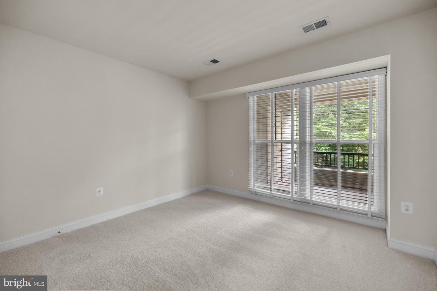 2905 SAINTSBURY PLZ #315, FAIRFAX, Virginia 22031, 2 Bedrooms Bedrooms, ,2 BathroomsBathrooms,Residential,For sale,2905 SAINTSBURY PLZ #315,VAFX2265804 MLS # VAFX2265804