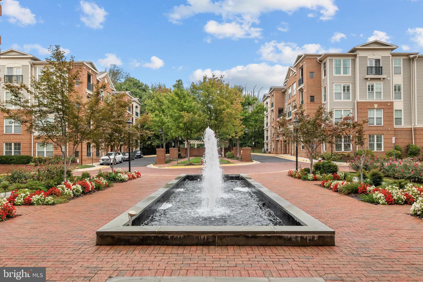 2905 SAINTSBURY PLZ #315, FAIRFAX, Virginia 22031, 2 Bedrooms Bedrooms, ,2 BathroomsBathrooms,Residential,For sale,2905 SAINTSBURY PLZ #315,VAFX2265804 MLS # VAFX2265804