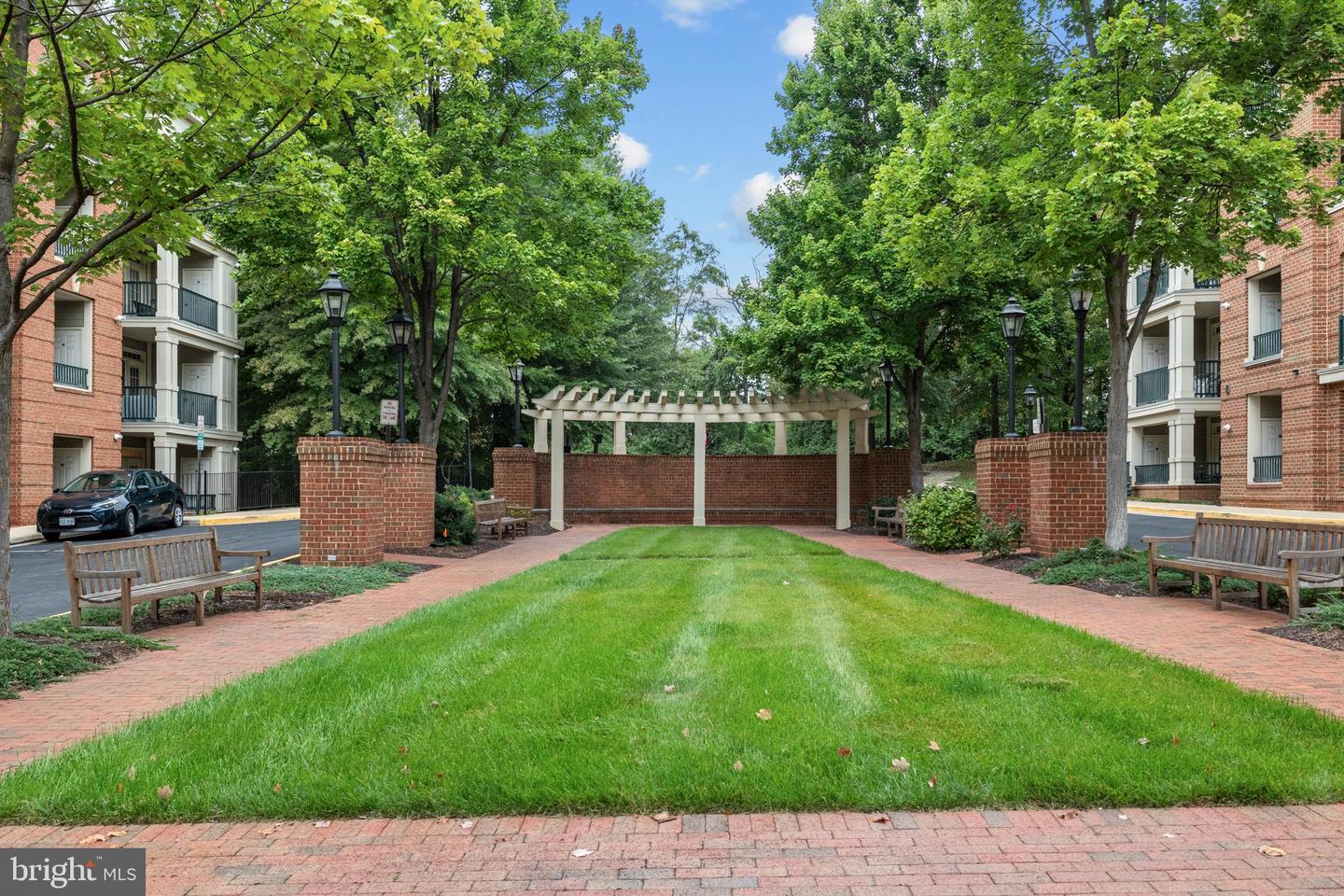 2905 SAINTSBURY PLZ #315, FAIRFAX, Virginia 22031, 2 Bedrooms Bedrooms, ,2 BathroomsBathrooms,Residential,For sale,2905 SAINTSBURY PLZ #315,VAFX2265804 MLS # VAFX2265804