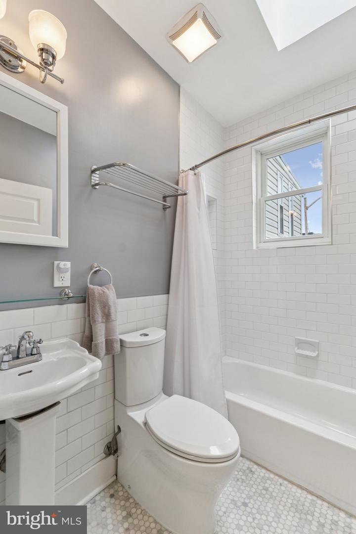 1011 IRVING ST NW, WASHINGTON, District Of Columbia 20010, 3 Bedrooms Bedrooms, ,3 BathroomsBathrooms,Residential,For sale,1011 IRVING ST NW,DCDC2222242 MLS # DCDC2222242