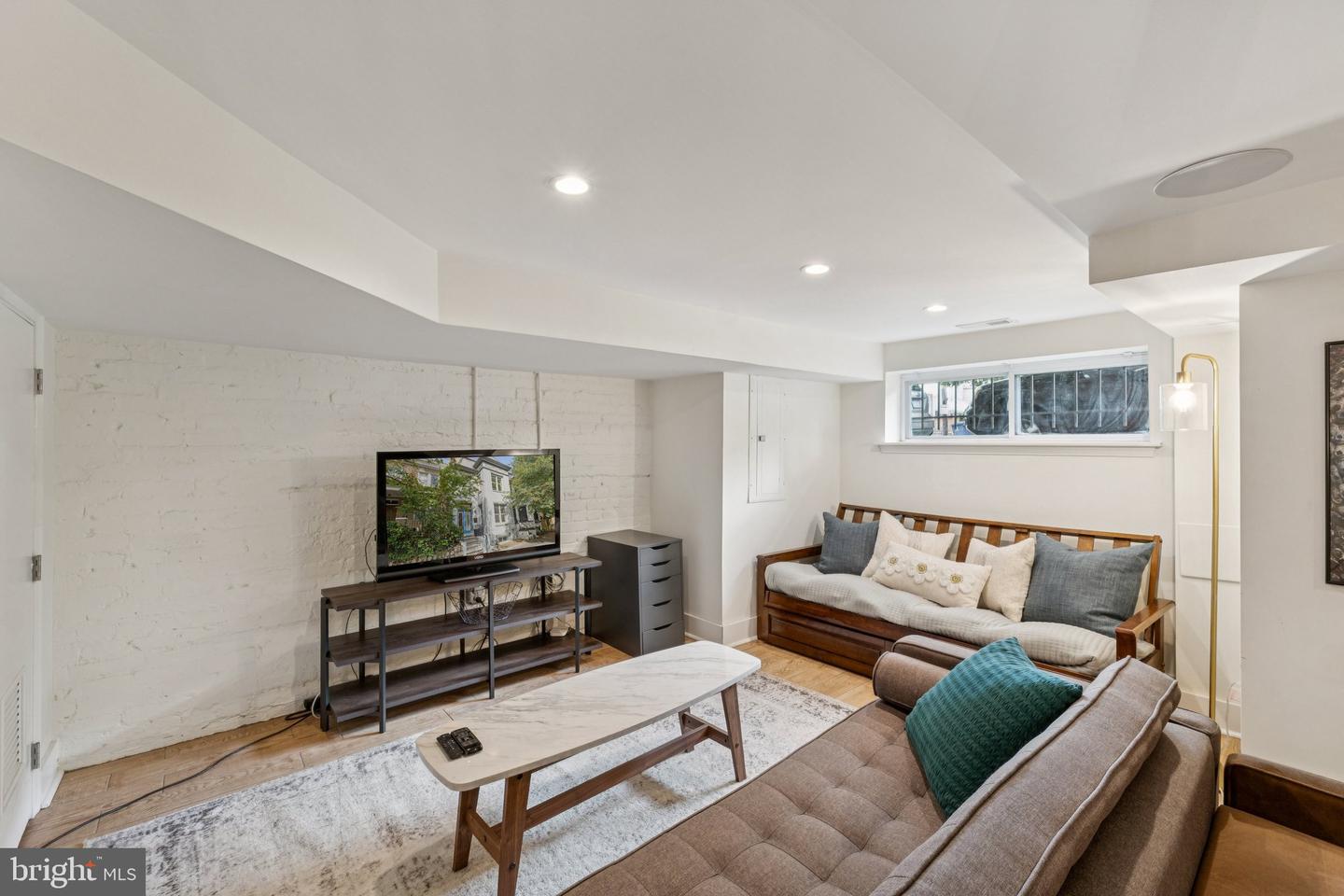 1011 IRVING ST NW, WASHINGTON, District Of Columbia 20010, 3 Bedrooms Bedrooms, ,3 BathroomsBathrooms,Residential,For sale,1011 IRVING ST NW,DCDC2222242 MLS # DCDC2222242