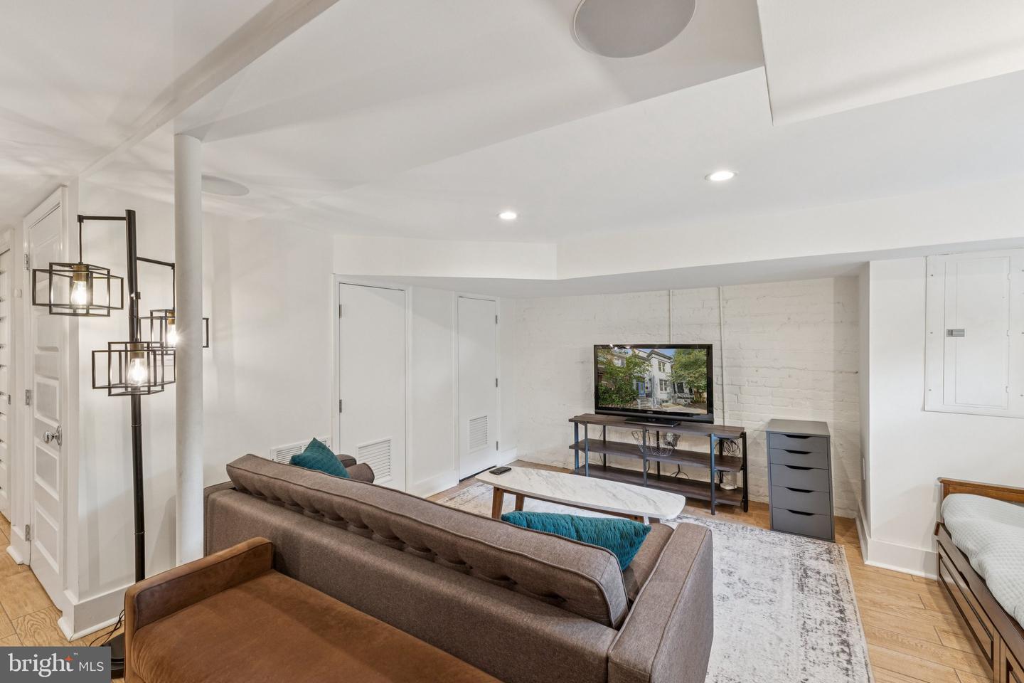 1011 IRVING ST NW, WASHINGTON, District Of Columbia 20010, 3 Bedrooms Bedrooms, ,3 BathroomsBathrooms,Residential,For sale,1011 IRVING ST NW,DCDC2222242 MLS # DCDC2222242