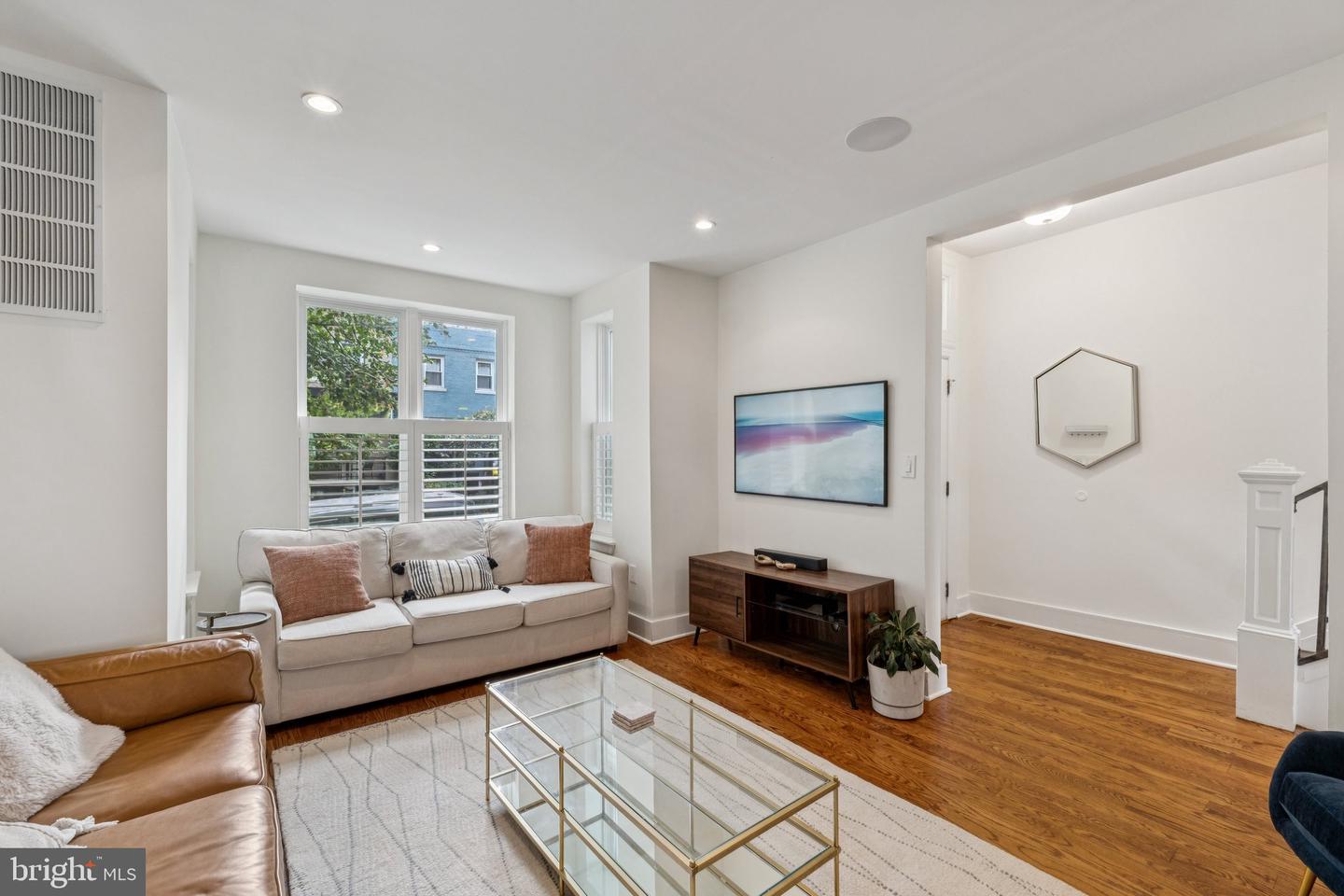 1011 IRVING ST NW, WASHINGTON, District Of Columbia 20010, 3 Bedrooms Bedrooms, ,3 BathroomsBathrooms,Residential,For sale,1011 IRVING ST NW,DCDC2222242 MLS # DCDC2222242