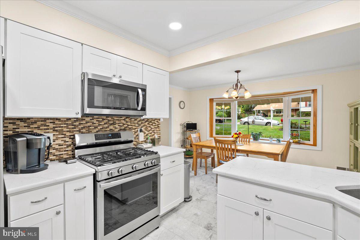 8105 GALE ST, ANNANDALE, Virginia 22003, 5 Bedrooms Bedrooms, ,3 BathroomsBathrooms,Residential,For sale,8105 GALE ST,VAFX2268026 MLS # VAFX2268026