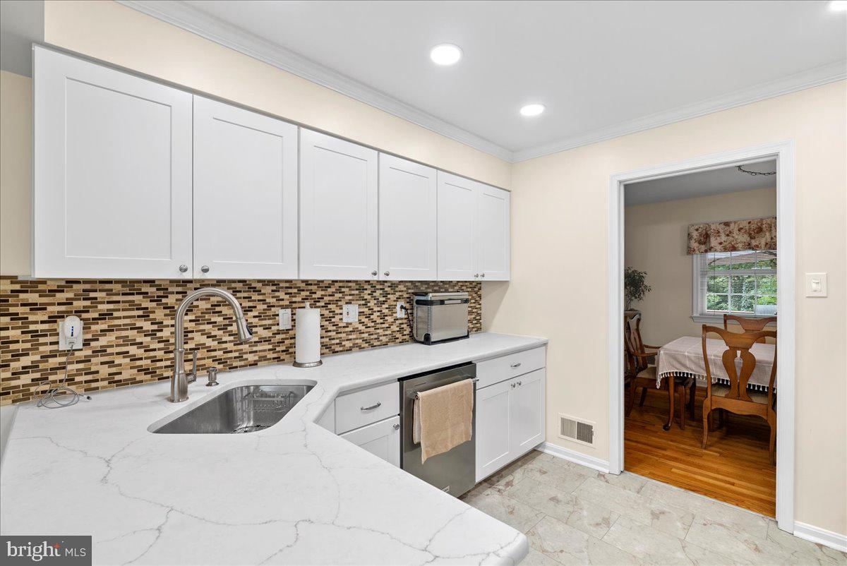 8105 GALE ST, ANNANDALE, Virginia 22003, 5 Bedrooms Bedrooms, ,3 BathroomsBathrooms,Residential,For sale,8105 GALE ST,VAFX2268026 MLS # VAFX2268026