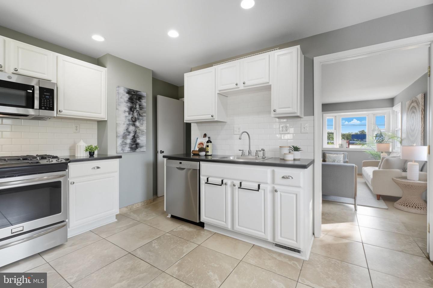 6942 UNIVERSITY DR, ALEXANDRIA, Virginia 22307, 2 Bedrooms Bedrooms, ,2 BathroomsBathrooms,Residential,For sale,6942 UNIVERSITY DR,VAFX2268226 MLS # VAFX2268226