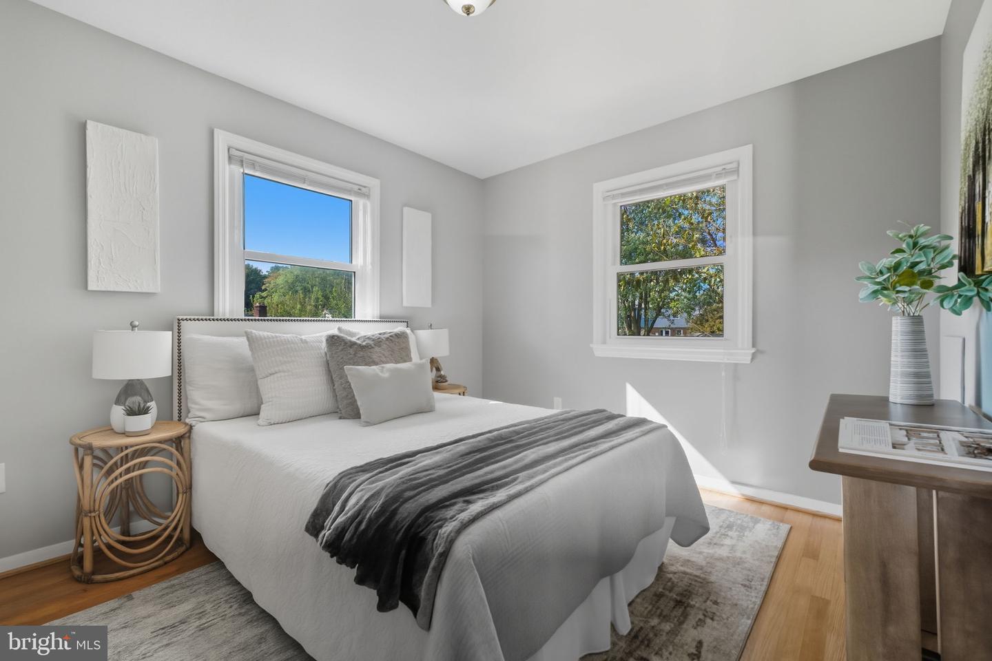 6942 UNIVERSITY DR, ALEXANDRIA, Virginia 22307, 2 Bedrooms Bedrooms, ,2 BathroomsBathrooms,Residential,For sale,6942 UNIVERSITY DR,VAFX2268226 MLS # VAFX2268226
