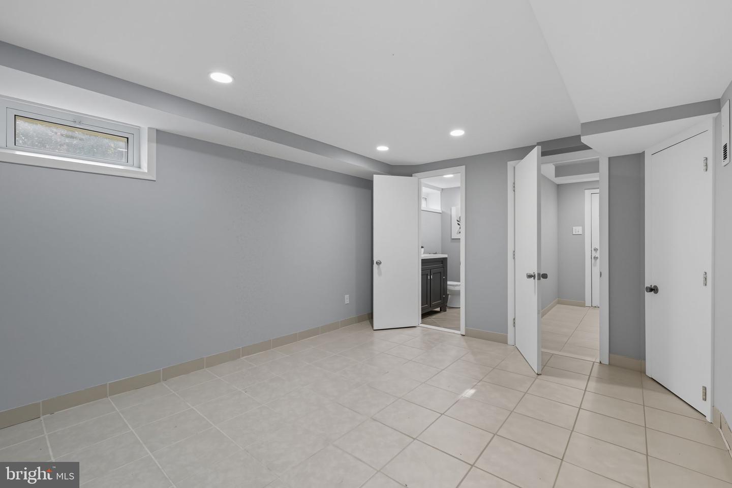 6942 UNIVERSITY DR, ALEXANDRIA, Virginia 22307, 2 Bedrooms Bedrooms, ,2 BathroomsBathrooms,Residential,For sale,6942 UNIVERSITY DR,VAFX2268226 MLS # VAFX2268226