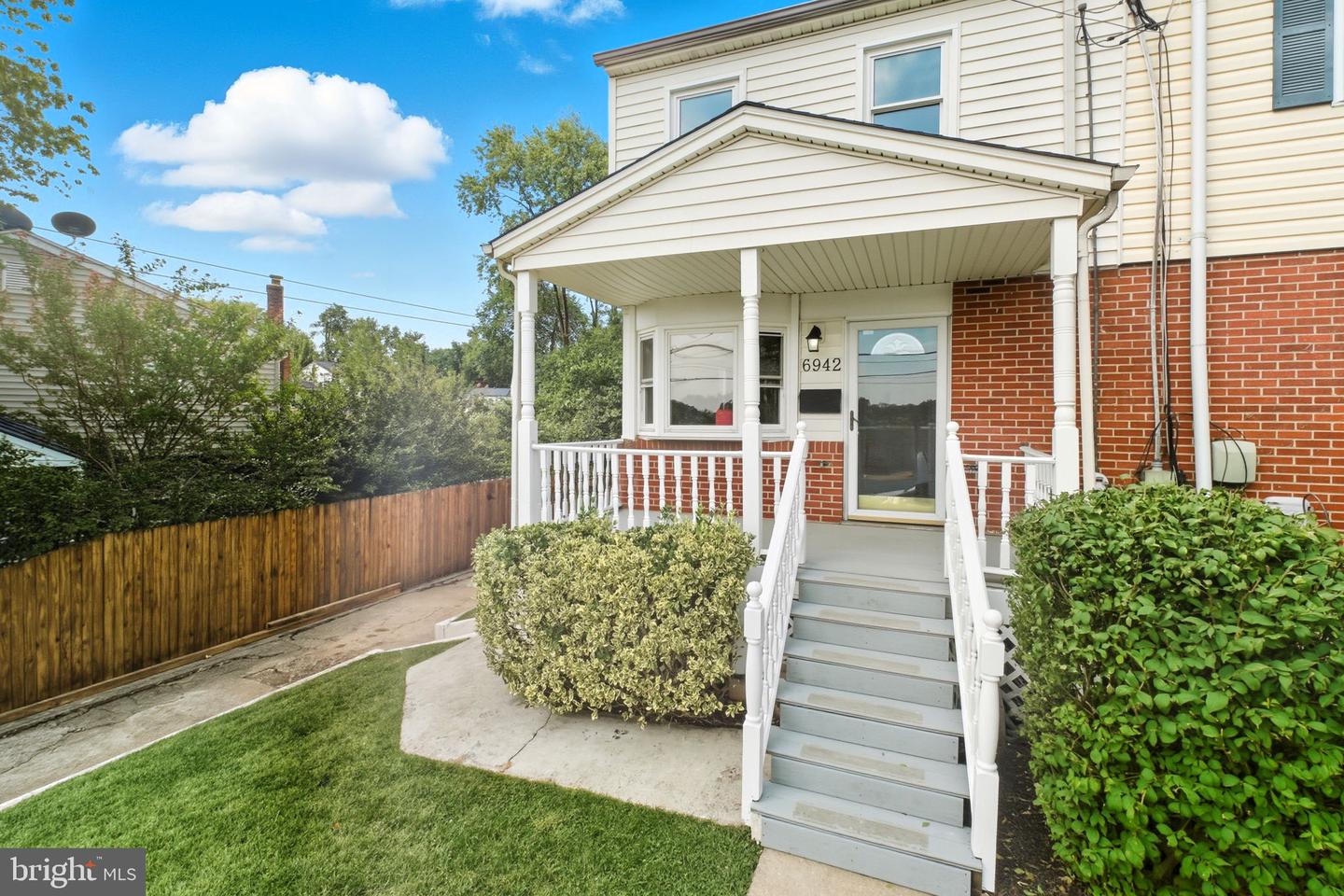 6942 UNIVERSITY DR, ALEXANDRIA, Virginia 22307, 2 Bedrooms Bedrooms, ,2 BathroomsBathrooms,Residential,For sale,6942 UNIVERSITY DR,VAFX2268226 MLS # VAFX2268226