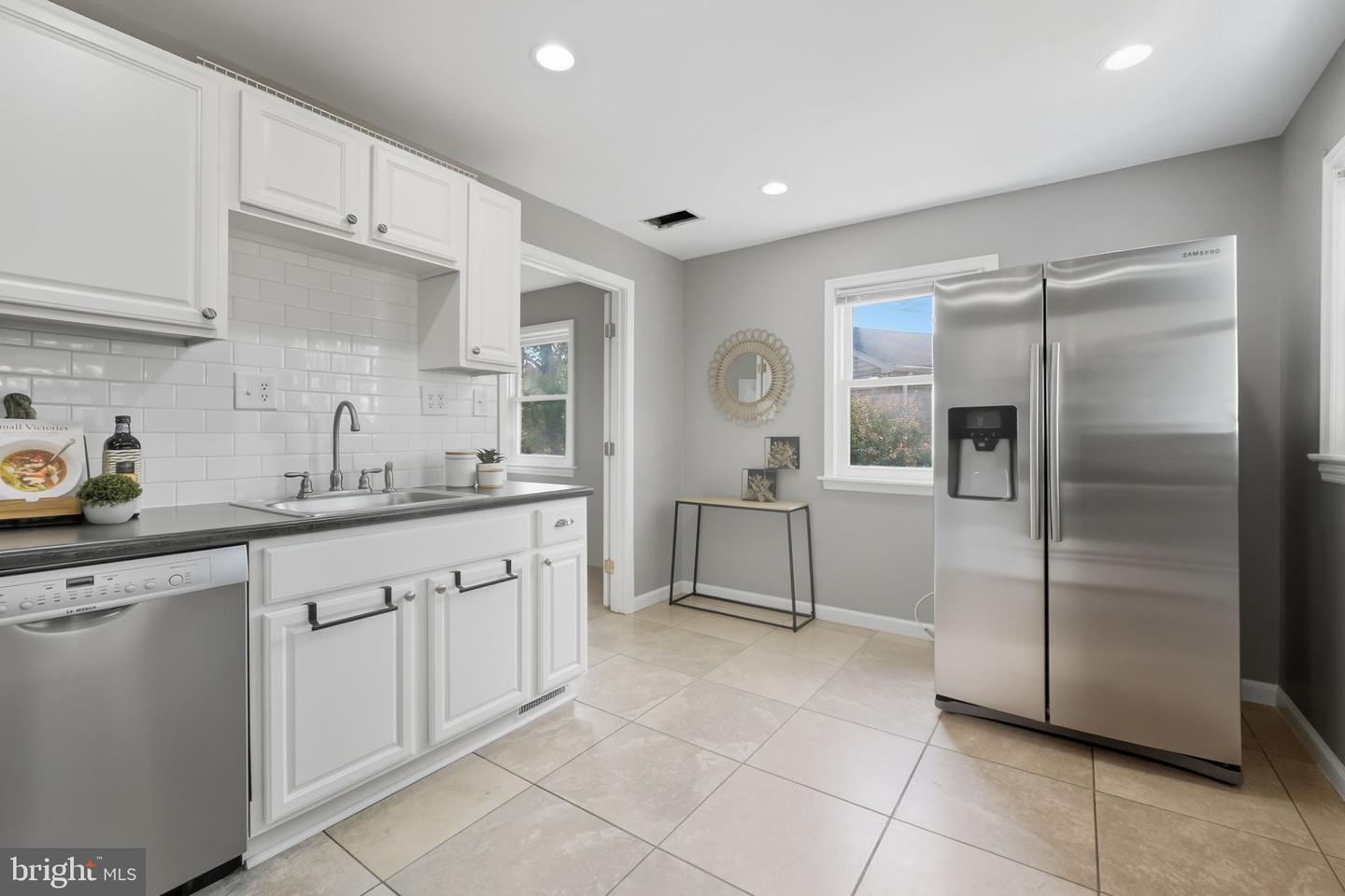 6942 UNIVERSITY DR, ALEXANDRIA, Virginia 22307, 2 Bedrooms Bedrooms, ,2 BathroomsBathrooms,Residential,For sale,6942 UNIVERSITY DR,VAFX2268226 MLS # VAFX2268226