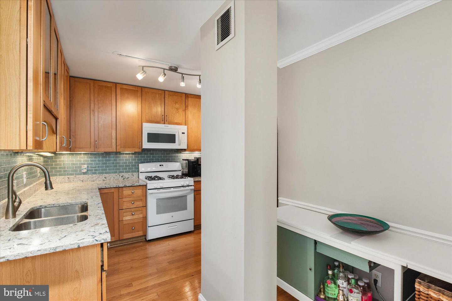 1330 NEW HAMPSHIRE AVE NW #801, WASHINGTON, District Of Columbia 20036, 2 Bedrooms Bedrooms, 6 Rooms Rooms,2 BathroomsBathrooms,Residential,For sale,1330 NEW HAMPSHIRE AVE NW #801,DCDC2223328 MLS # DCDC2223328