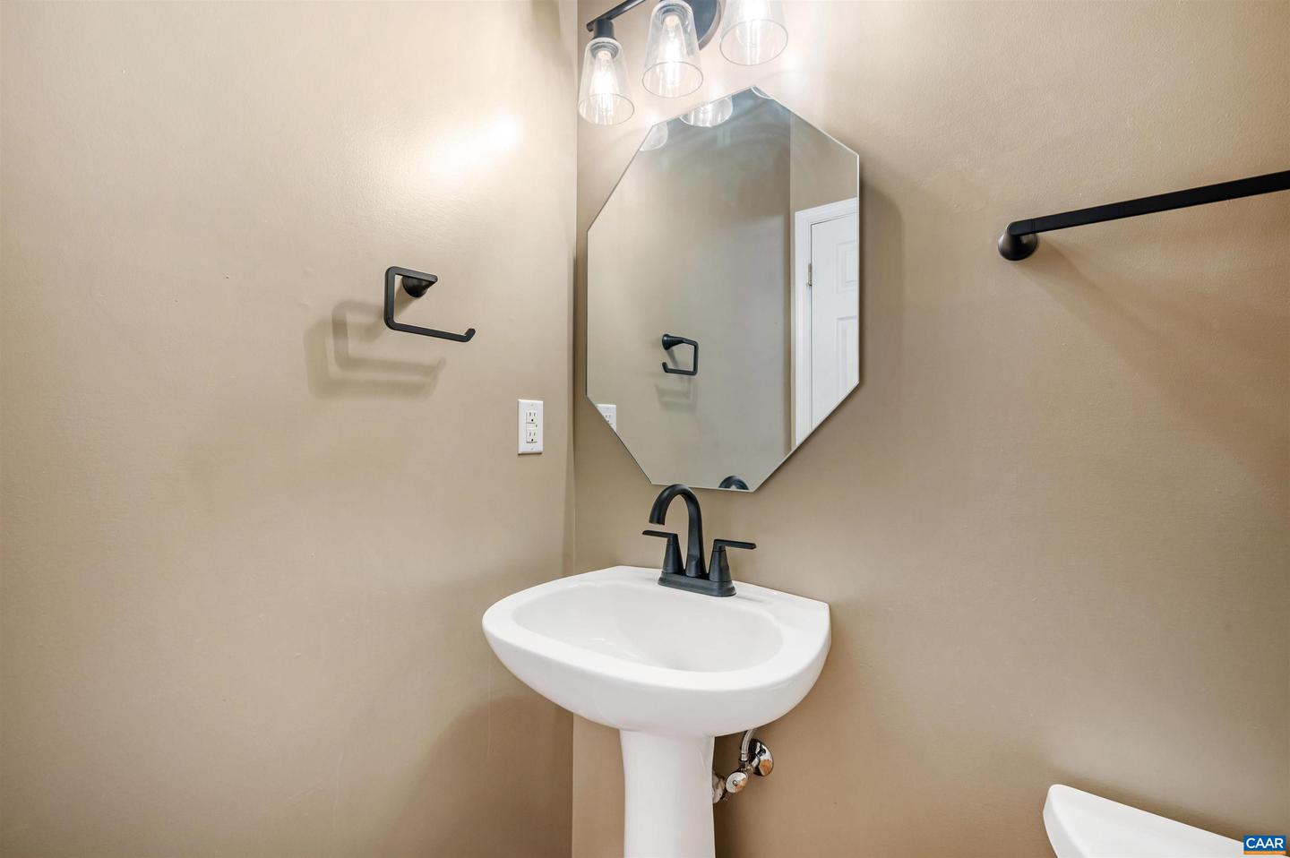 211 RED CEDAR RD, BARBOURSVILLE, Virginia 22923, 4 Bedrooms Bedrooms, ,2 BathroomsBathrooms,Residential,For sale,211 RED CEDAR RD,669272 MLS # 669272