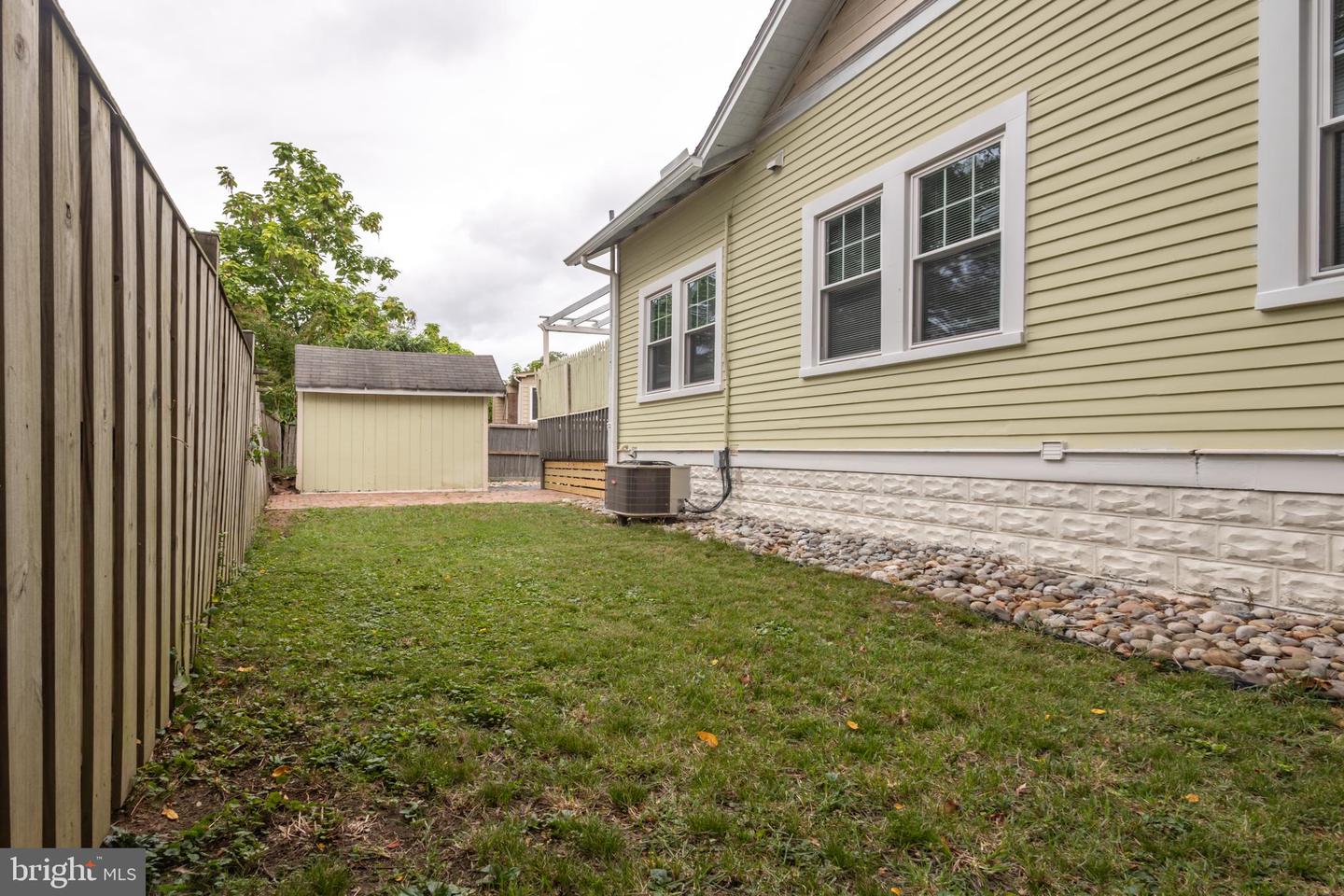3201 N PERSHING DR, ARLINGTON, Virginia 22201, 5 Bedrooms Bedrooms, ,2 BathroomsBathrooms,Residential,For sale,3201 N PERSHING DR,VAAR2064092 MLS # VAAR2064092