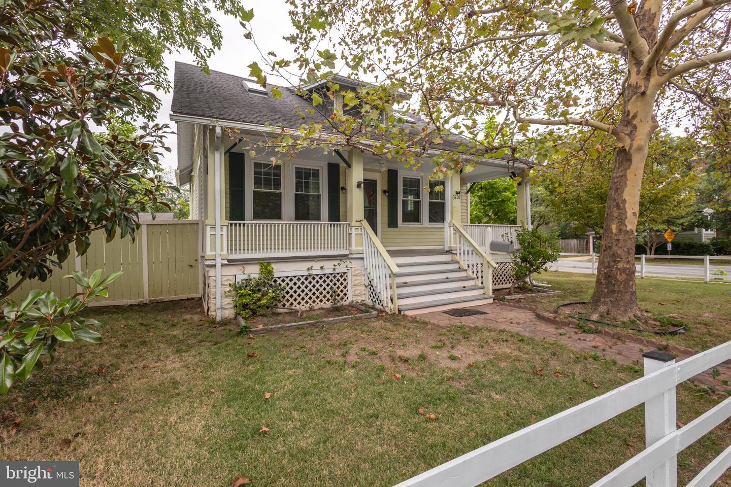 3201 N PERSHING DR, ARLINGTON, Virginia 22201, 5 Bedrooms Bedrooms, ,2 BathroomsBathrooms,Residential,For sale,3201 N PERSHING DR,VAAR2064092 MLS # VAAR2064092
