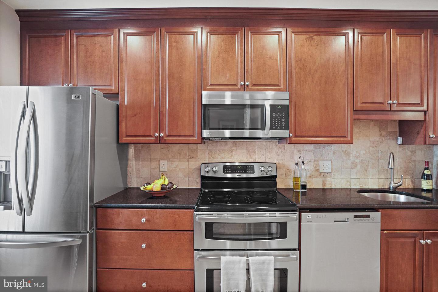 3275 SUTTON PL NW #A, WASHINGTON, District Of Columbia 20016, 2 Bedrooms Bedrooms, ,2 BathroomsBathrooms,Residential,For sale,3275 SUTTON PL NW #A,DCDC2223792 MLS # DCDC2223792