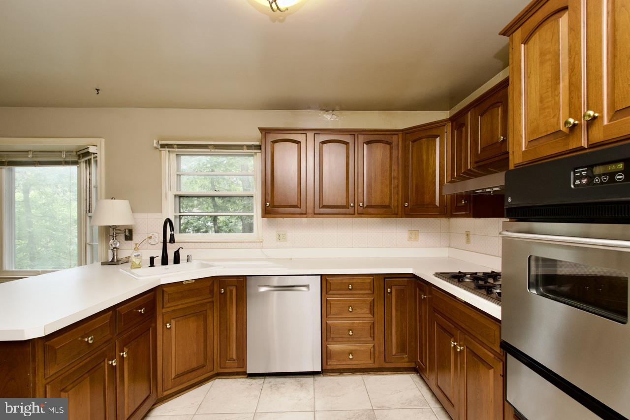 2801 MINTWOOD CT, WOODBRIDGE, Virginia 22192, 3 Bedrooms Bedrooms, ,2 BathroomsBathrooms,Residential,For sale,2801 MINTWOOD CT,VAPW2104672 MLS # VAPW2104672