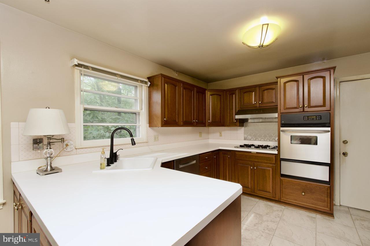 2801 MINTWOOD CT, WOODBRIDGE, Virginia 22192, 3 Bedrooms Bedrooms, ,2 BathroomsBathrooms,Residential,For sale,2801 MINTWOOD CT,VAPW2104672 MLS # VAPW2104672