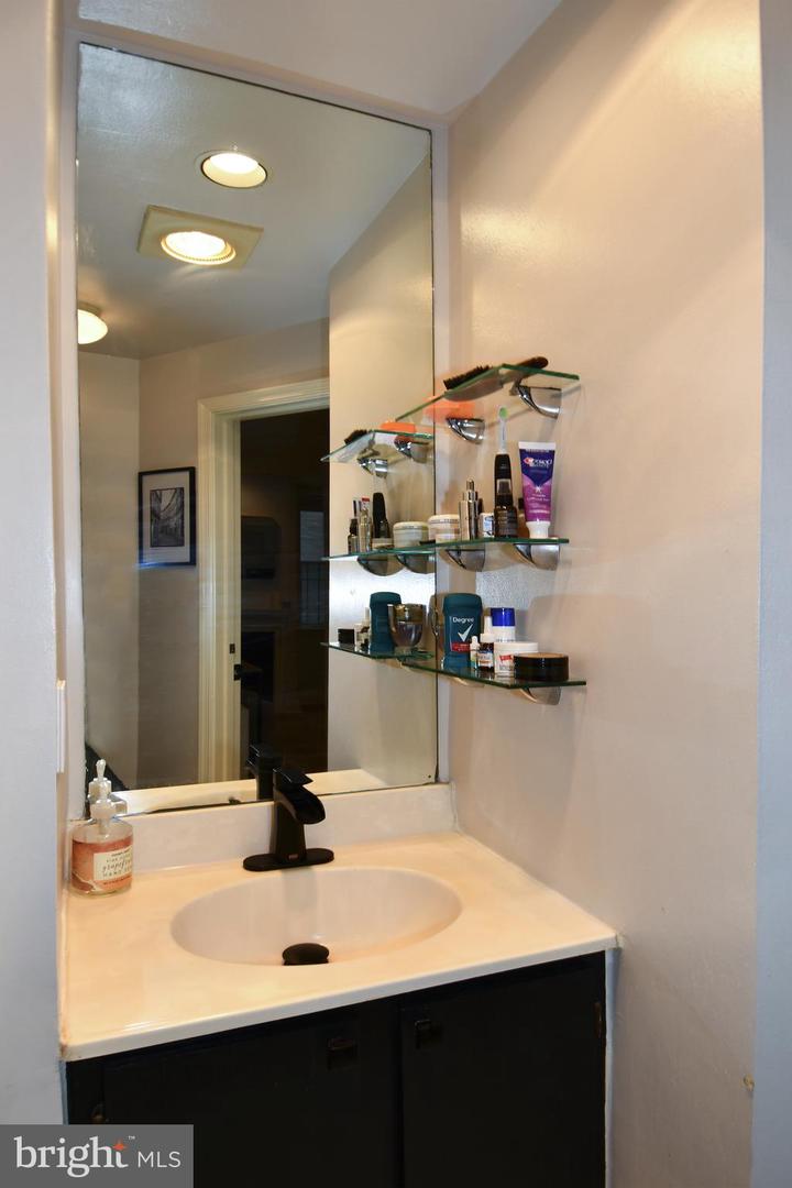 1731 WILLARD ST NW #105, WASHINGTON, District Of Columbia 20009, 1 Bedroom Bedrooms, ,2 BathroomsBathrooms,Residential,For sale,1731 WILLARD ST NW #105,DCDC2224040 MLS # DCDC2224040