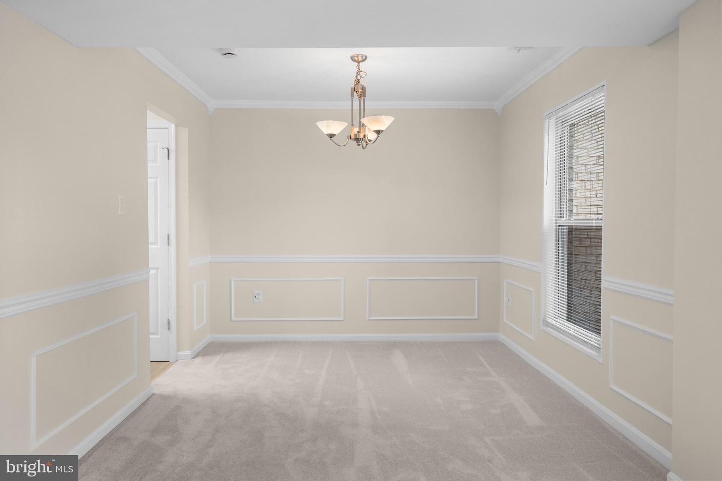 27 CANTERBURY SQ #201, ALEXANDRIA, Virginia 22304, 1 Bedroom Bedrooms, ,1 BathroomBathrooms,Residential,For sale,27 CANTERBURY SQ #201,VAAX2050118 MLS # VAAX2050118