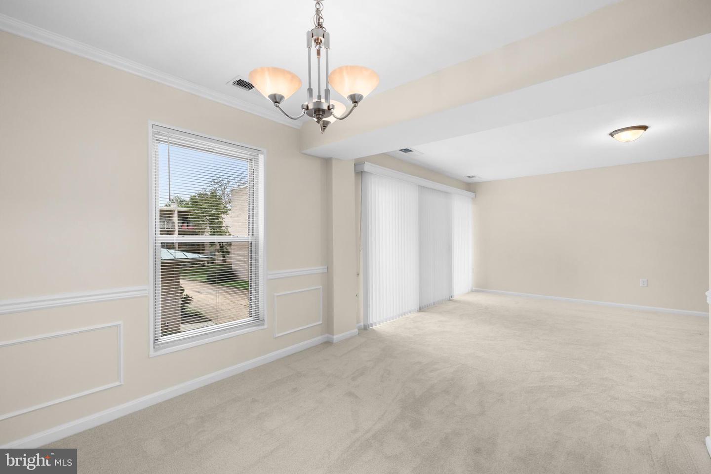 27 CANTERBURY SQ #201, ALEXANDRIA, Virginia 22304, 1 Bedroom Bedrooms, ,1 BathroomBathrooms,Residential,For sale,27 CANTERBURY SQ #201,VAAX2050118 MLS # VAAX2050118
