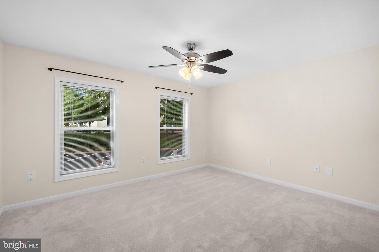 27 CANTERBURY SQ #201, ALEXANDRIA, Virginia 22304, 1 Bedroom Bedrooms, ,1 BathroomBathrooms,Residential,For sale,27 CANTERBURY SQ #201,VAAX2050118 MLS # VAAX2050118