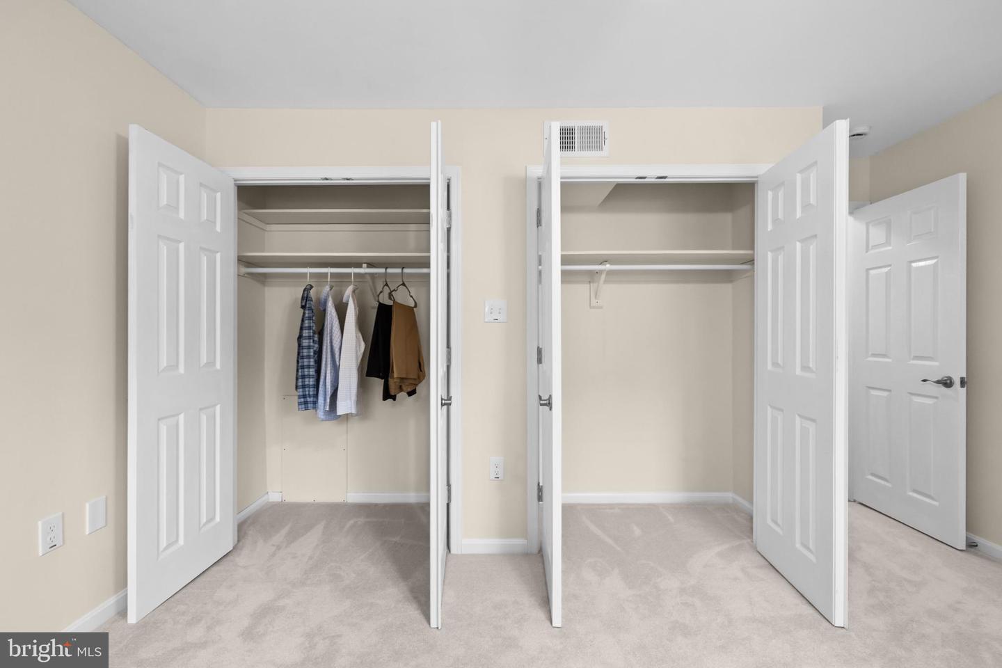 27 CANTERBURY SQ #201, ALEXANDRIA, Virginia 22304, 1 Bedroom Bedrooms, ,1 BathroomBathrooms,Residential,For sale,27 CANTERBURY SQ #201,VAAX2050118 MLS # VAAX2050118