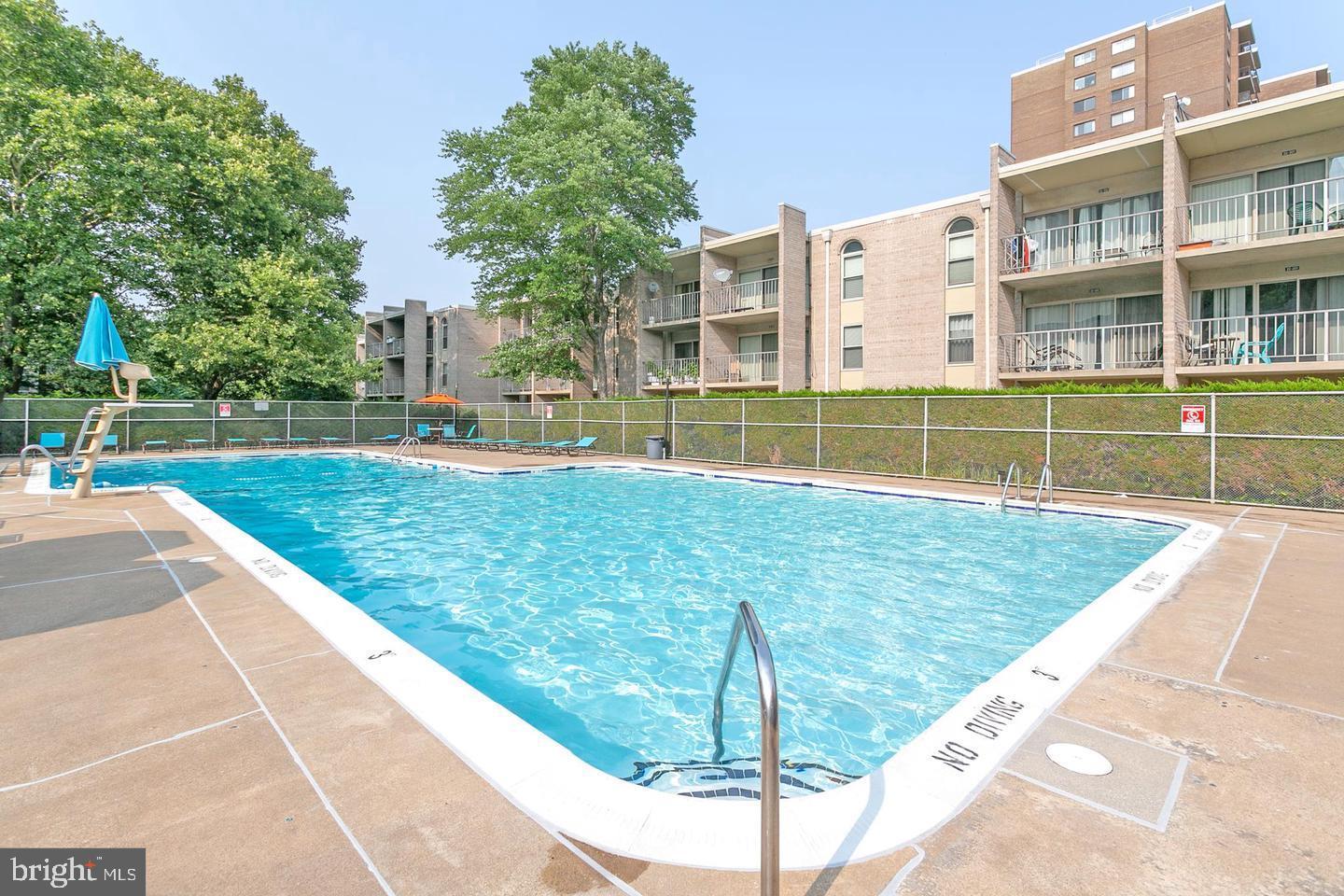 27 CANTERBURY SQ #201, ALEXANDRIA, Virginia 22304, 1 Bedroom Bedrooms, ,1 BathroomBathrooms,Residential,For sale,27 CANTERBURY SQ #201,VAAX2050118 MLS # VAAX2050118
