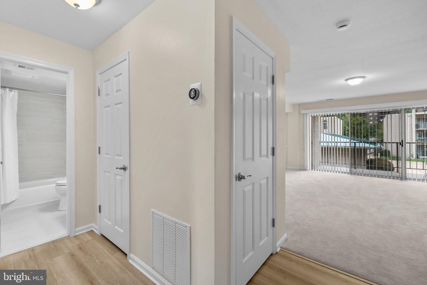 27 CANTERBURY SQ #201, ALEXANDRIA, Virginia 22304, 1 Bedroom Bedrooms, ,1 BathroomBathrooms,Residential,For sale,27 CANTERBURY SQ #201,VAAX2050118 MLS # VAAX2050118