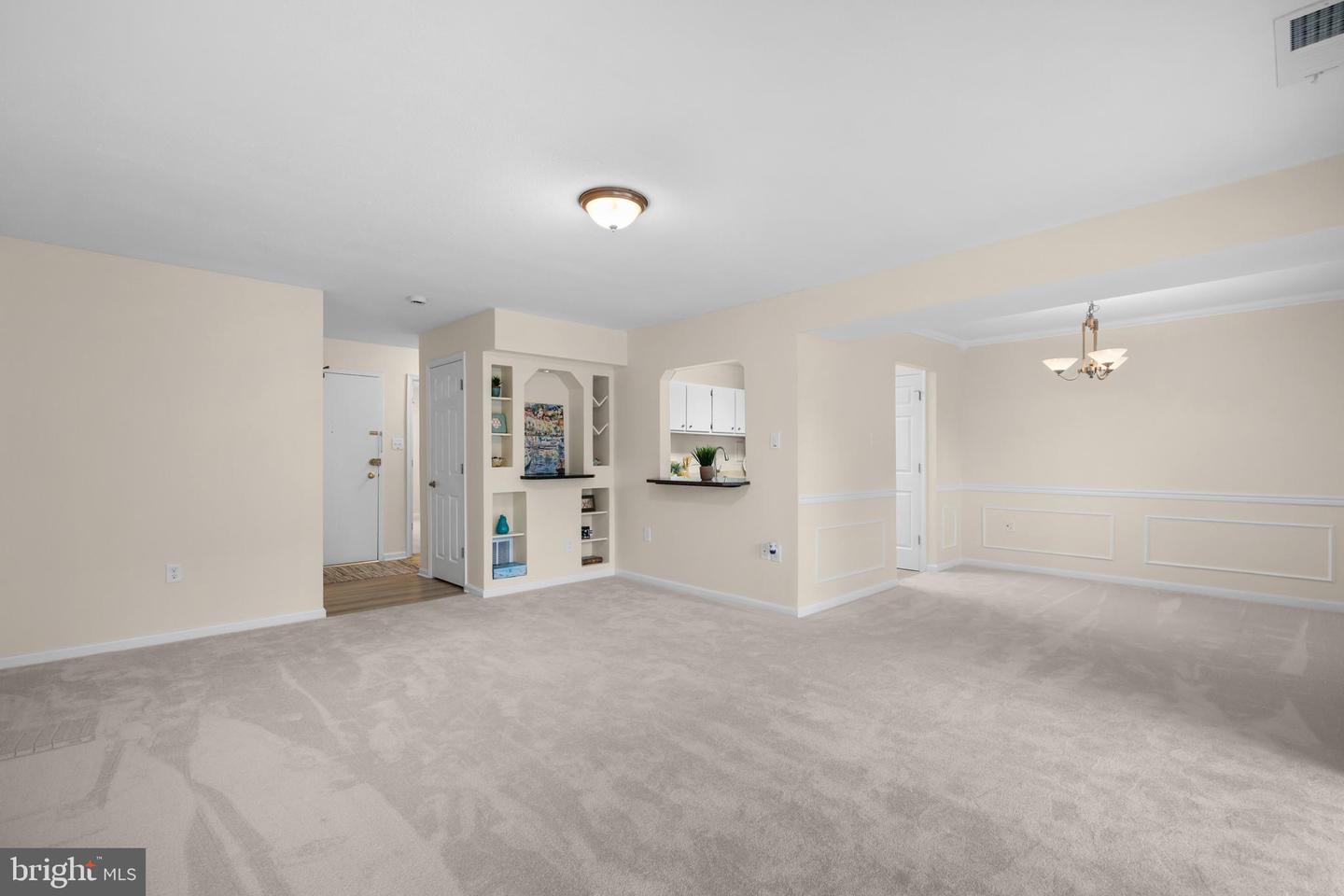 27 CANTERBURY SQ #201, ALEXANDRIA, Virginia 22304, 1 Bedroom Bedrooms, ,1 BathroomBathrooms,Residential,For sale,27 CANTERBURY SQ #201,VAAX2050118 MLS # VAAX2050118