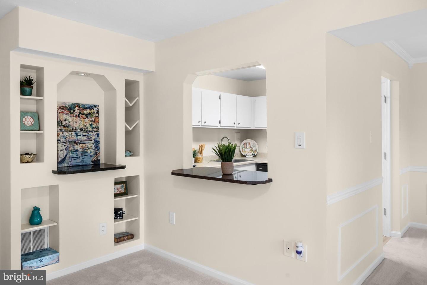 27 CANTERBURY SQ #201, ALEXANDRIA, Virginia 22304, 1 Bedroom Bedrooms, ,1 BathroomBathrooms,Residential,For sale,27 CANTERBURY SQ #201,VAAX2050118 MLS # VAAX2050118
