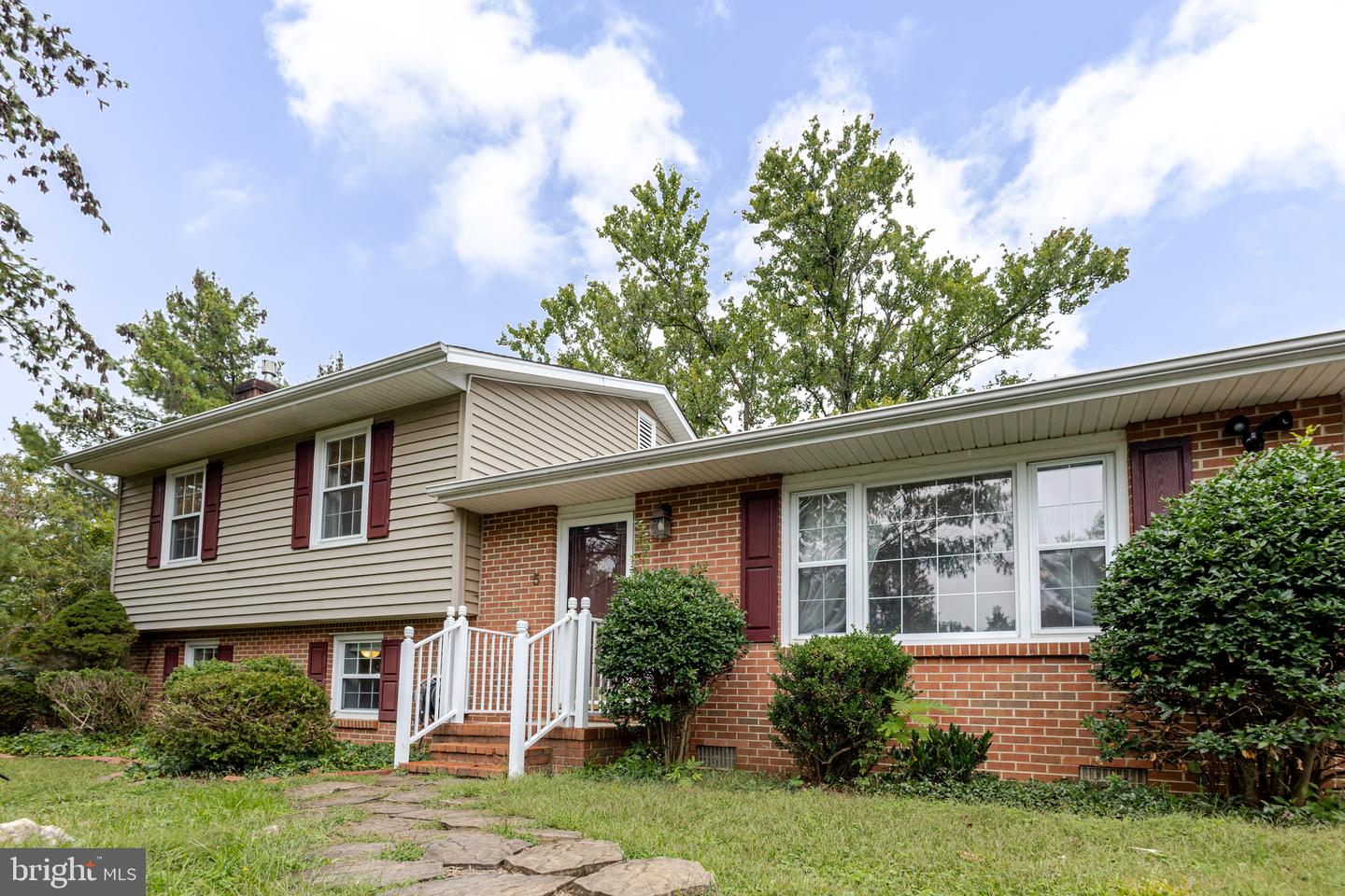 5 WICKHAM CT, FREDERICKSBURG, Virginia 22405, 3 Bedrooms Bedrooms, ,3 BathroomsBathrooms,Residential,For sale,5 WICKHAM CT,VAST2042924 MLS # VAST2042924
