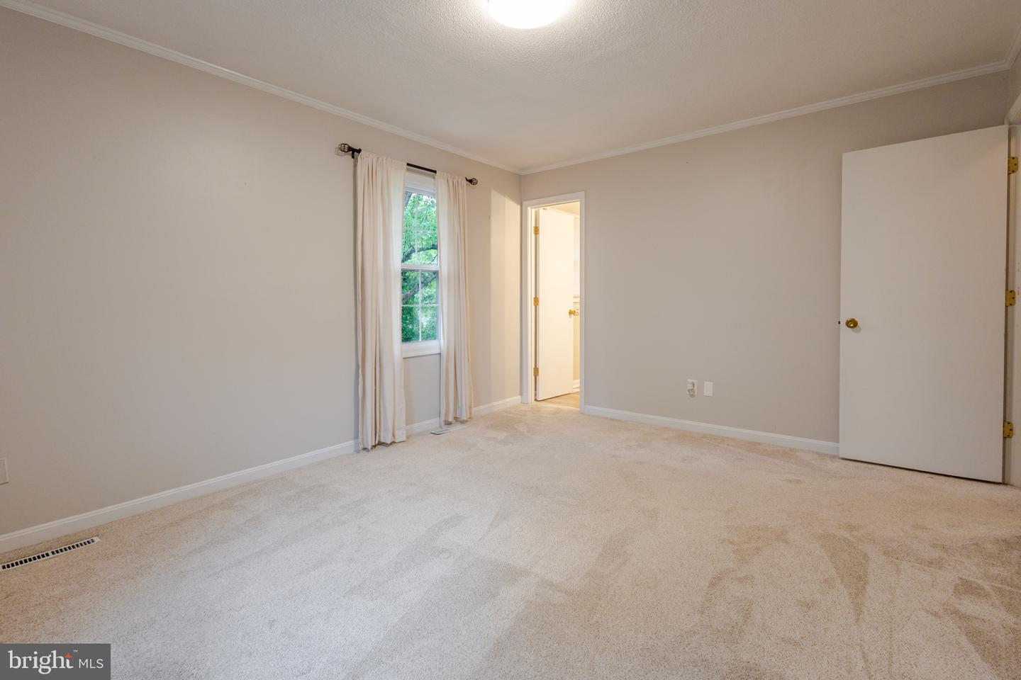 5 WICKHAM CT, FREDERICKSBURG, Virginia 22405, 3 Bedrooms Bedrooms, ,3 BathroomsBathrooms,Residential,For sale,5 WICKHAM CT,VAST2042924 MLS # VAST2042924