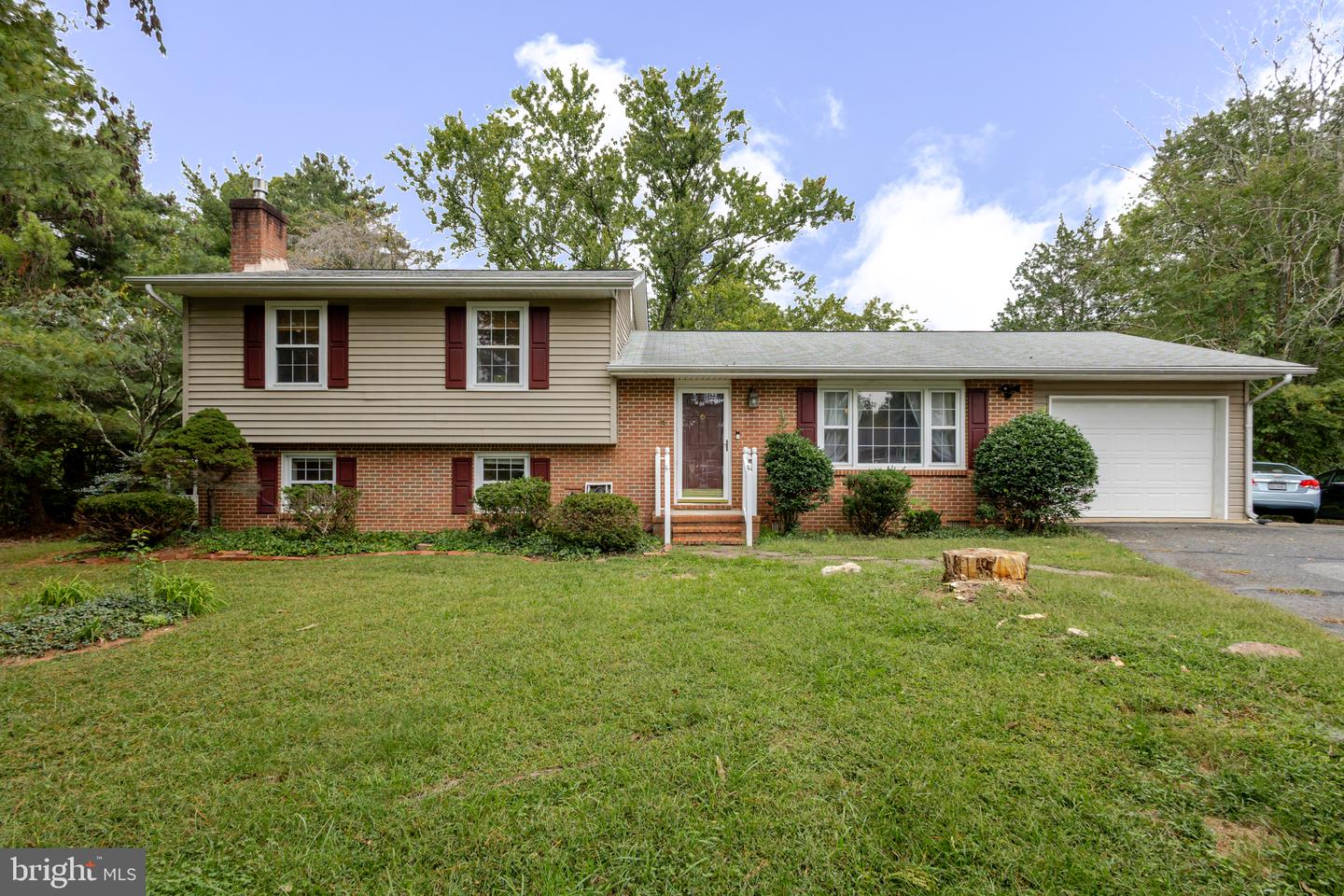 5 WICKHAM CT, FREDERICKSBURG, Virginia 22405, 3 Bedrooms Bedrooms, ,3 BathroomsBathrooms,Residential,For sale,5 WICKHAM CT,VAST2042924 MLS # VAST2042924