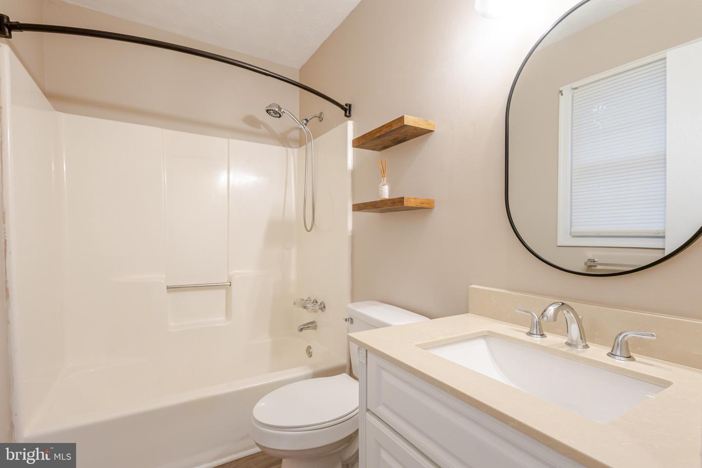5 WICKHAM CT, FREDERICKSBURG, Virginia 22405, 3 Bedrooms Bedrooms, ,3 BathroomsBathrooms,Residential,For sale,5 WICKHAM CT,VAST2042924 MLS # VAST2042924