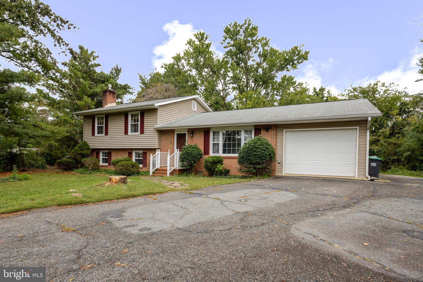 5 WICKHAM CT, FREDERICKSBURG, Virginia 22405, 3 Bedrooms Bedrooms, ,3 BathroomsBathrooms,Residential,For sale,5 WICKHAM CT,VAST2042924 MLS # VAST2042924