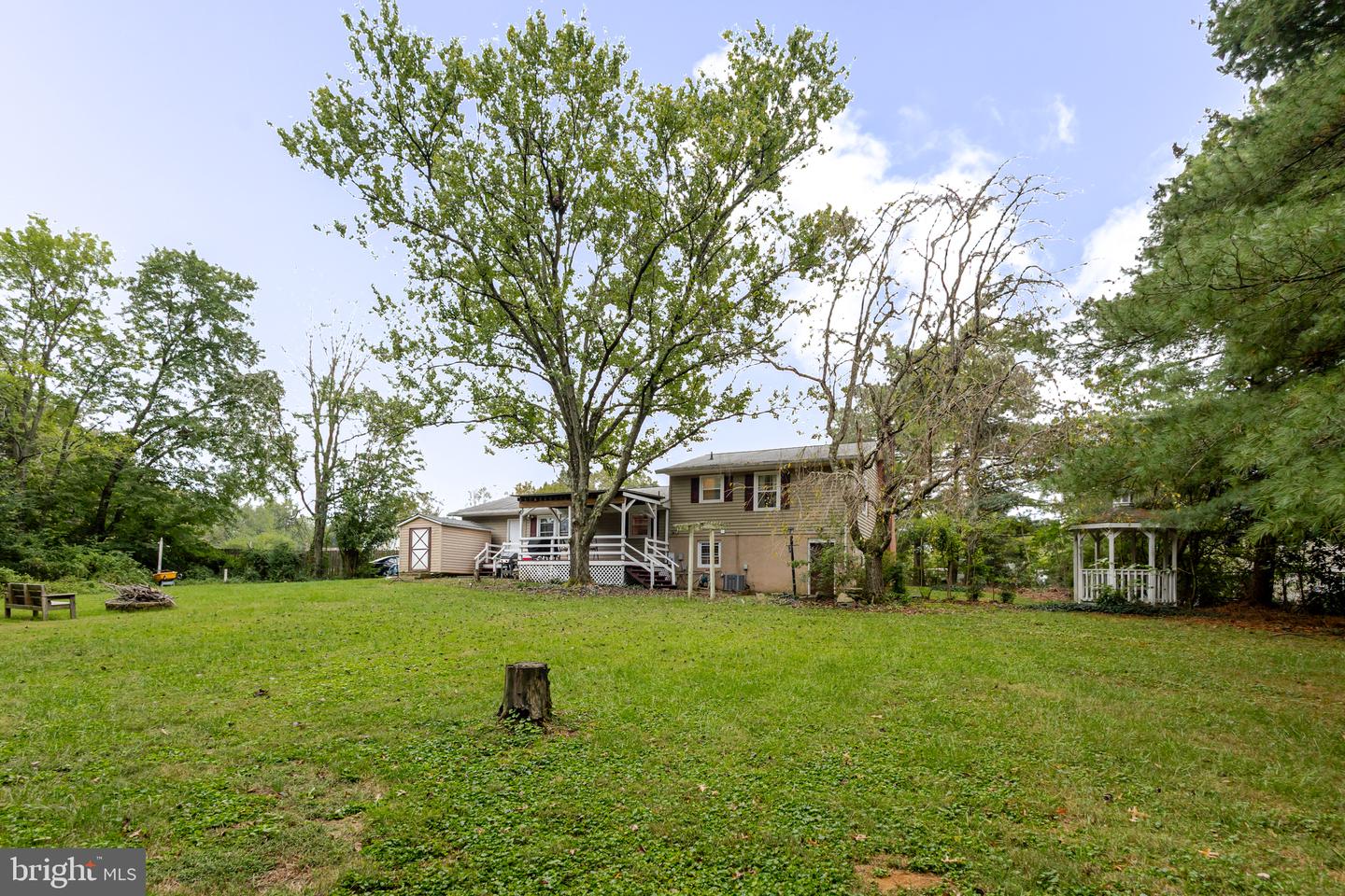 5 WICKHAM CT, FREDERICKSBURG, Virginia 22405, 3 Bedrooms Bedrooms, ,3 BathroomsBathrooms,Residential,For sale,5 WICKHAM CT,VAST2042924 MLS # VAST2042924