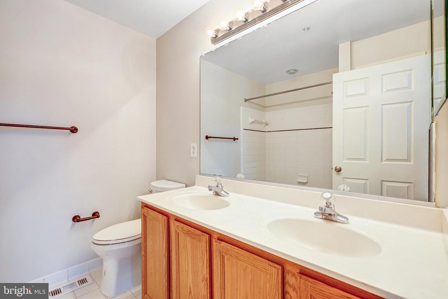 6604 NETTIES LN #1204, ALEXANDRIA, Virginia 22315, 2 Bedrooms Bedrooms, ,2 BathroomsBathrooms,Residential,For sale,6604 NETTIES LN #1204,VAFX2269282 MLS # VAFX2269282