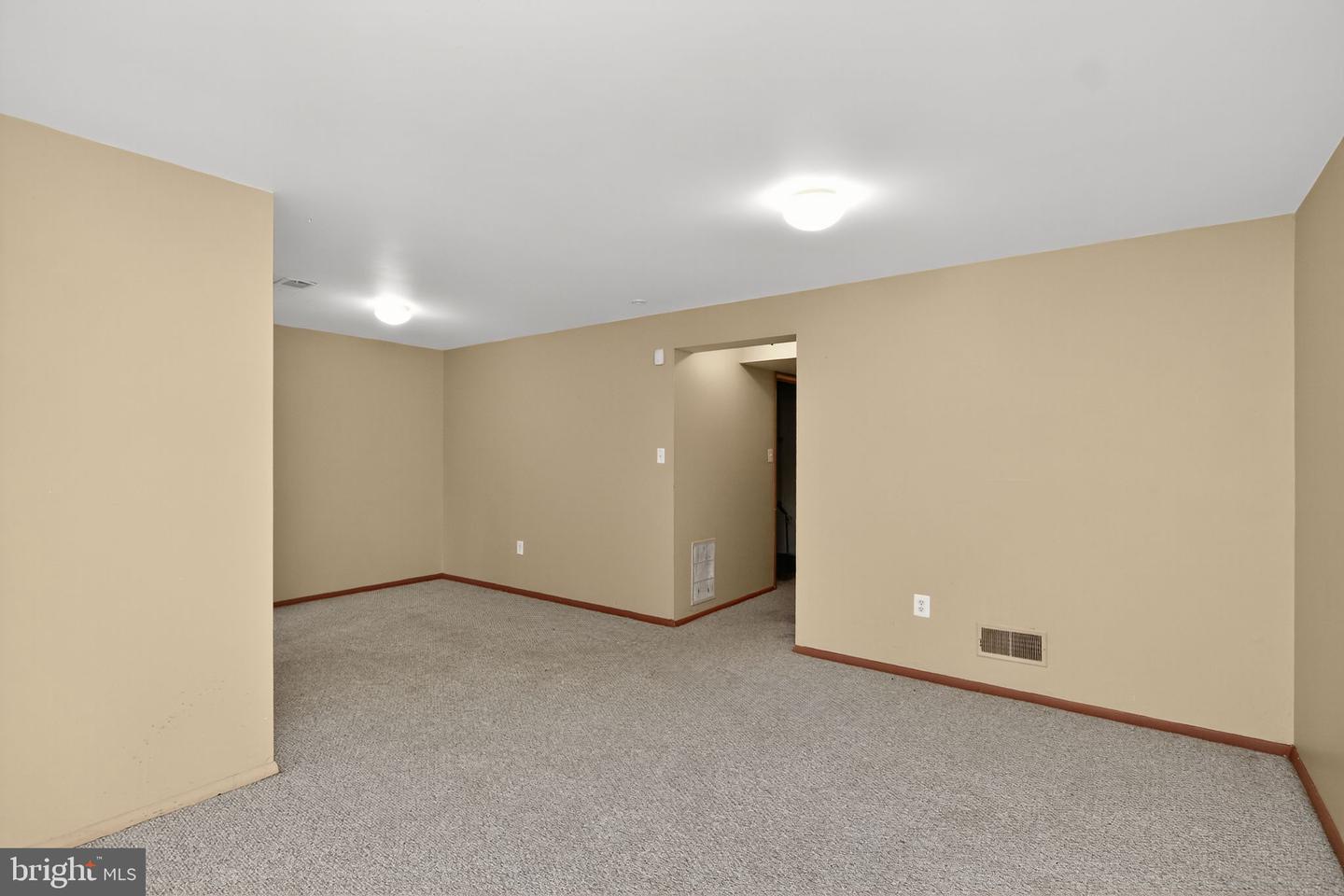 12682 CASTILE CT, WOODBRIDGE, Virginia 22192, 3 Bedrooms Bedrooms, ,1 BathroomBathrooms,Residential,For sale,12682 CASTILE CT,VAPW2104752 MLS # VAPW2104752