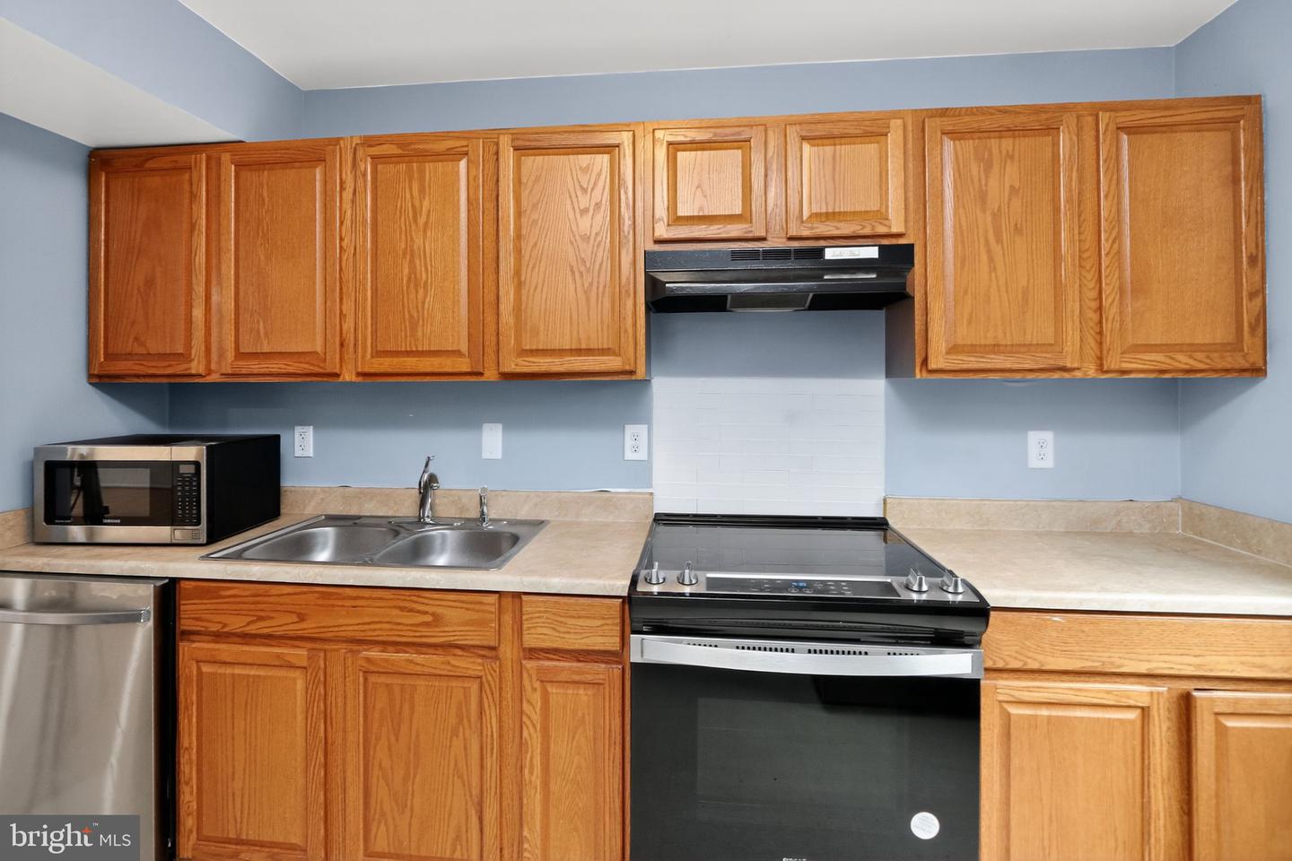 12682 CASTILE CT, WOODBRIDGE, Virginia 22192, 3 Bedrooms Bedrooms, ,1 BathroomBathrooms,Residential,For sale,12682 CASTILE CT,VAPW2104752 MLS # VAPW2104752