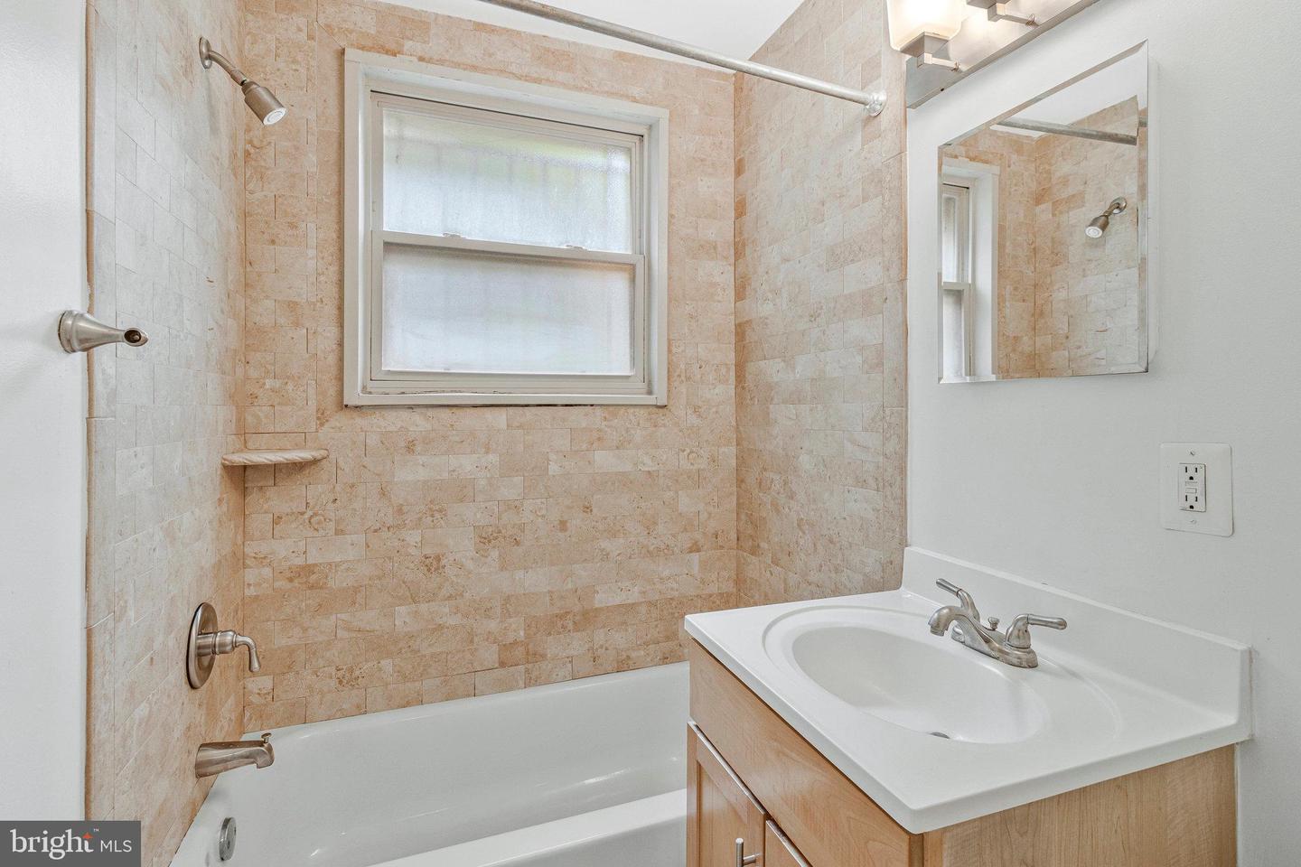 2832 HARTFORD ST SE #104, WASHINGTON, District Of Columbia 20020, 2 Bedrooms Bedrooms, ,1 BathroomBathrooms,Residential,For sale,2832 HARTFORD ST SE #104,DCDC2224268 MLS # DCDC2224268