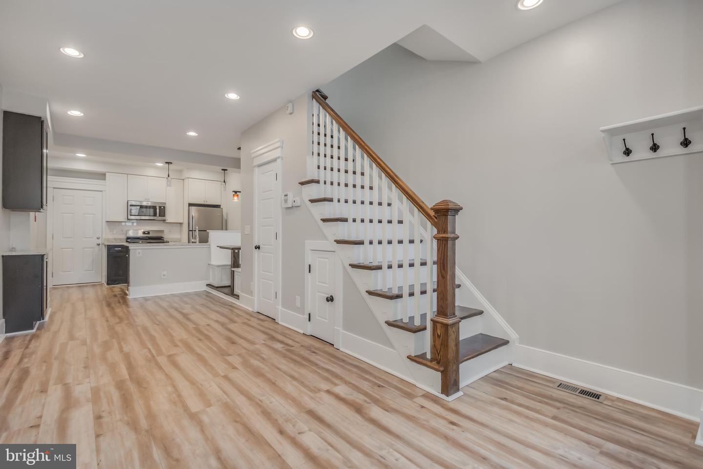 635 20TH ST NE, WASHINGTON, District Of Columbia 20002, 2 Bedrooms Bedrooms, ,1 BathroomBathrooms,Residential,For sale,635 20TH ST NE,DCDC2224844 MLS # DCDC2224844