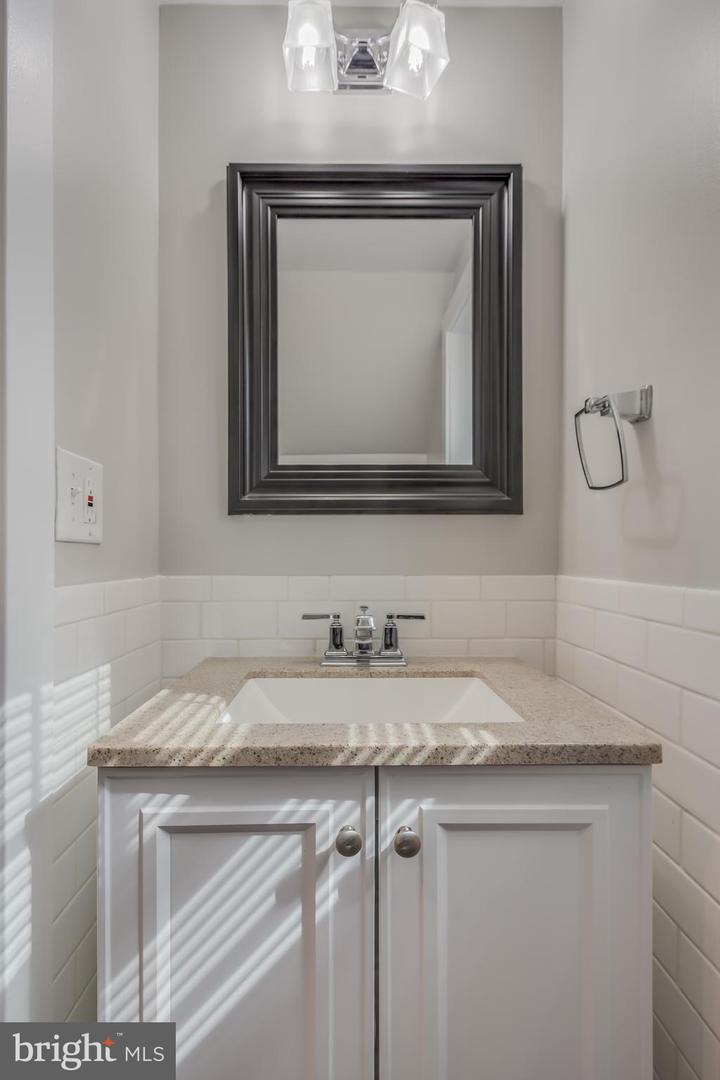 635 20TH ST NE, WASHINGTON, District Of Columbia 20002, 2 Bedrooms Bedrooms, ,1 BathroomBathrooms,Residential,For sale,635 20TH ST NE,DCDC2224844 MLS # DCDC2224844