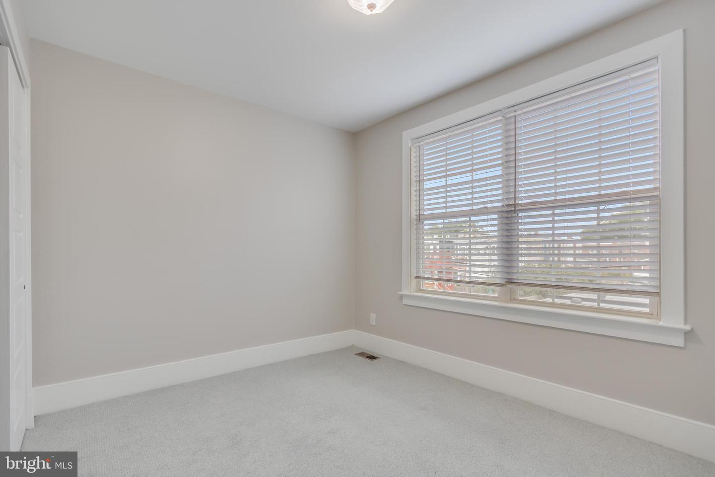 635 20TH ST NE, WASHINGTON, District Of Columbia 20002, 2 Bedrooms Bedrooms, ,1 BathroomBathrooms,Residential,For sale,635 20TH ST NE,DCDC2224844 MLS # DCDC2224844