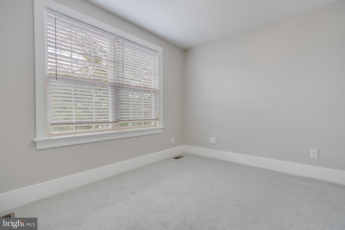 635 20TH ST NE, WASHINGTON, District Of Columbia 20002, 2 Bedrooms Bedrooms, ,1 BathroomBathrooms,Residential,For sale,635 20TH ST NE,DCDC2224844 MLS # DCDC2224844