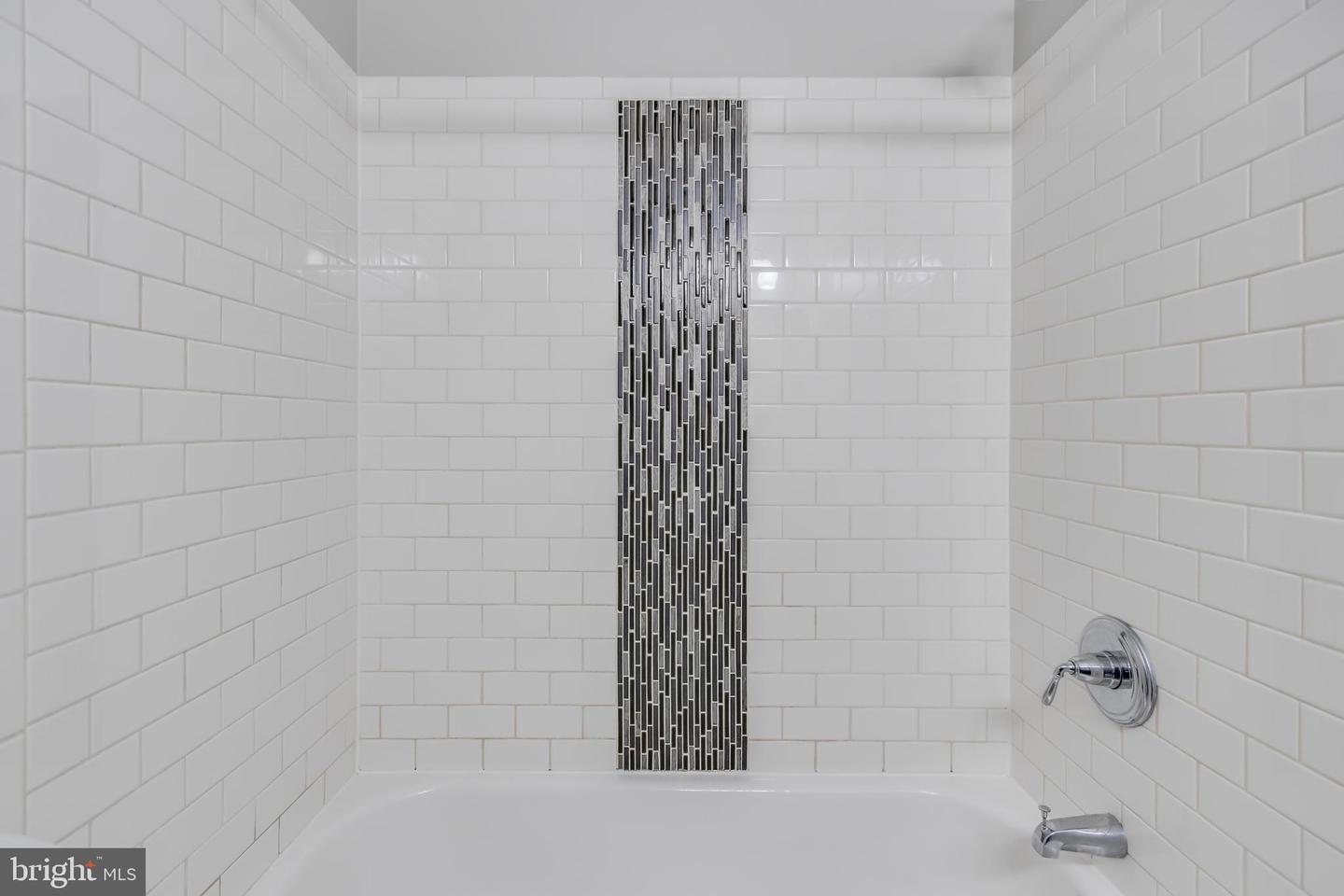 635 20TH ST NE, WASHINGTON, District Of Columbia 20002, 2 Bedrooms Bedrooms, ,1 BathroomBathrooms,Residential,For sale,635 20TH ST NE,DCDC2224844 MLS # DCDC2224844